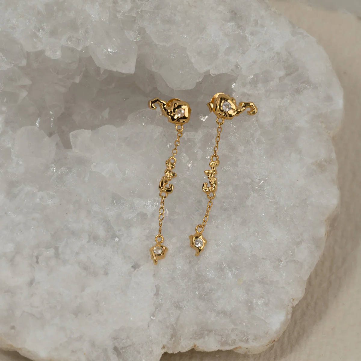 AURELIA MOONSTONE GOLDEN EARRING - Image 2