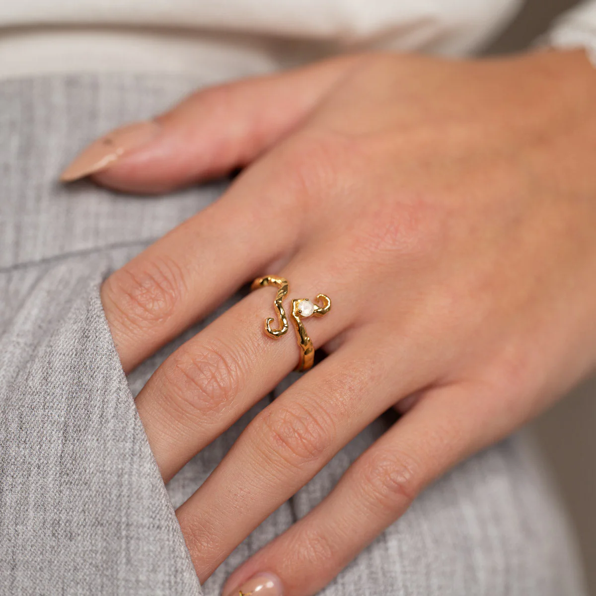 AURELIA MOONSTONE GOLDEN RING - Image 4