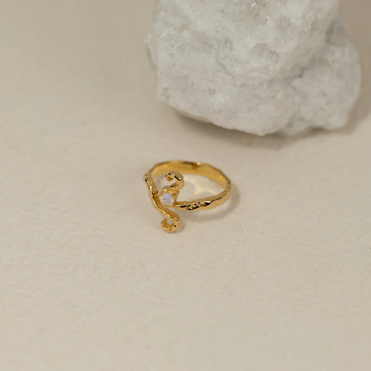AURELIA MOONSTONE GOLDEN RING - Image 7