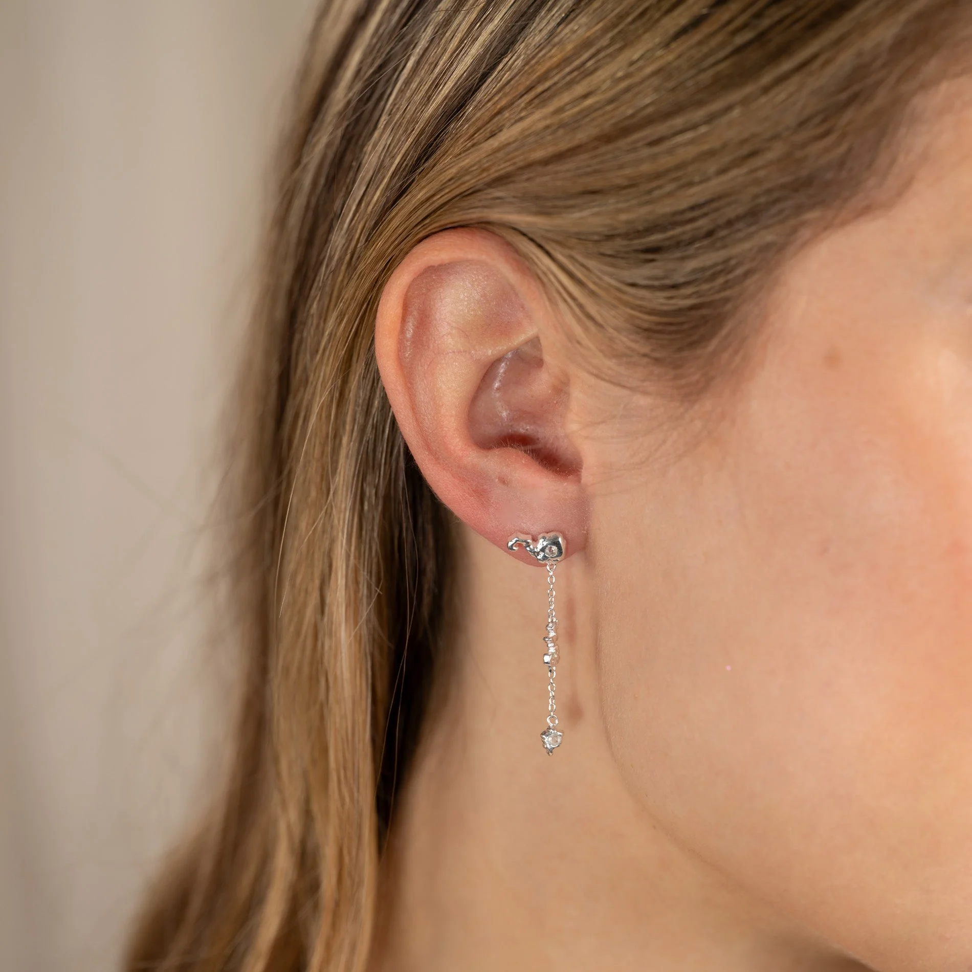 AURELIA MOONSTONE SILVER EARRING - Image 3