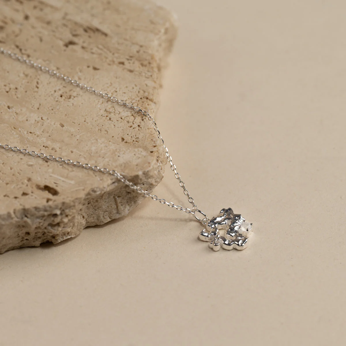 AURELIA MOONSTONE SILVER PENDANT - Image 4