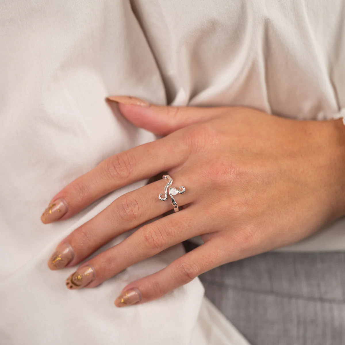 AURELIA MOONSTONE SILVER RING - Image 4