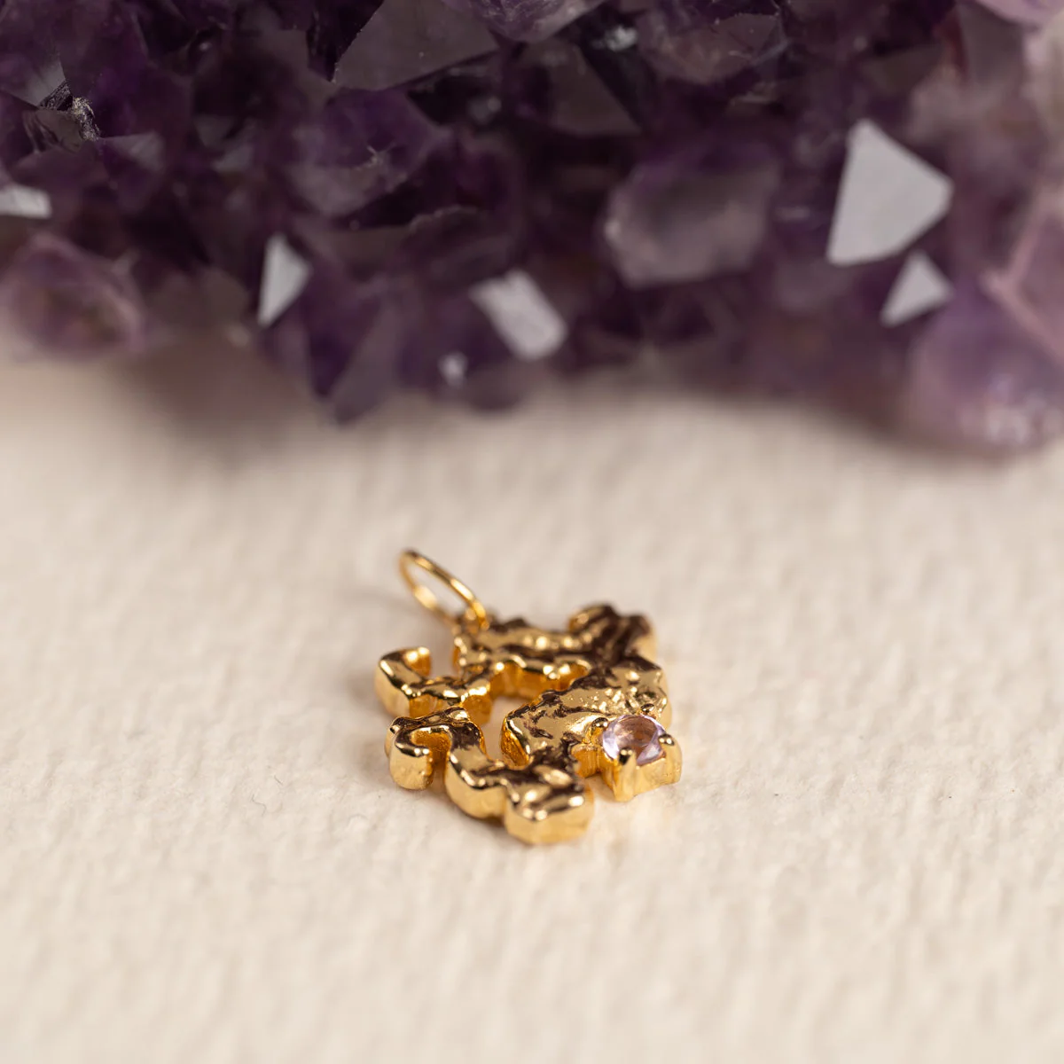 AURELIA PURPLE AMETHYST GOLDEN PENDANT - Image 2