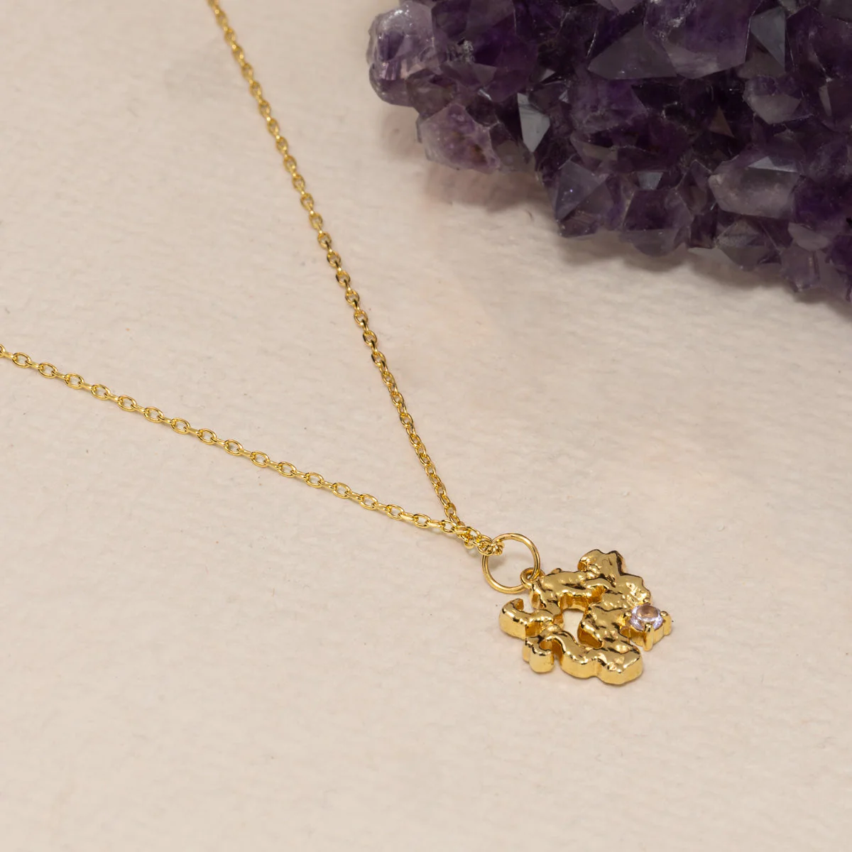 AURELIA PURPLE AMETHYST GOLDEN PENDANT - Image 4