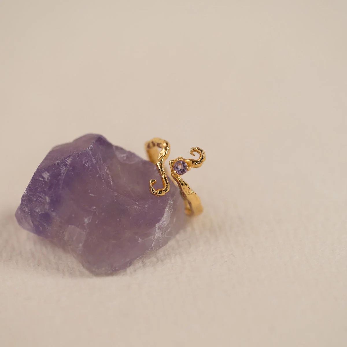 AURELIA PURPLE AMETHYST GOLDEN RING - Image 3
