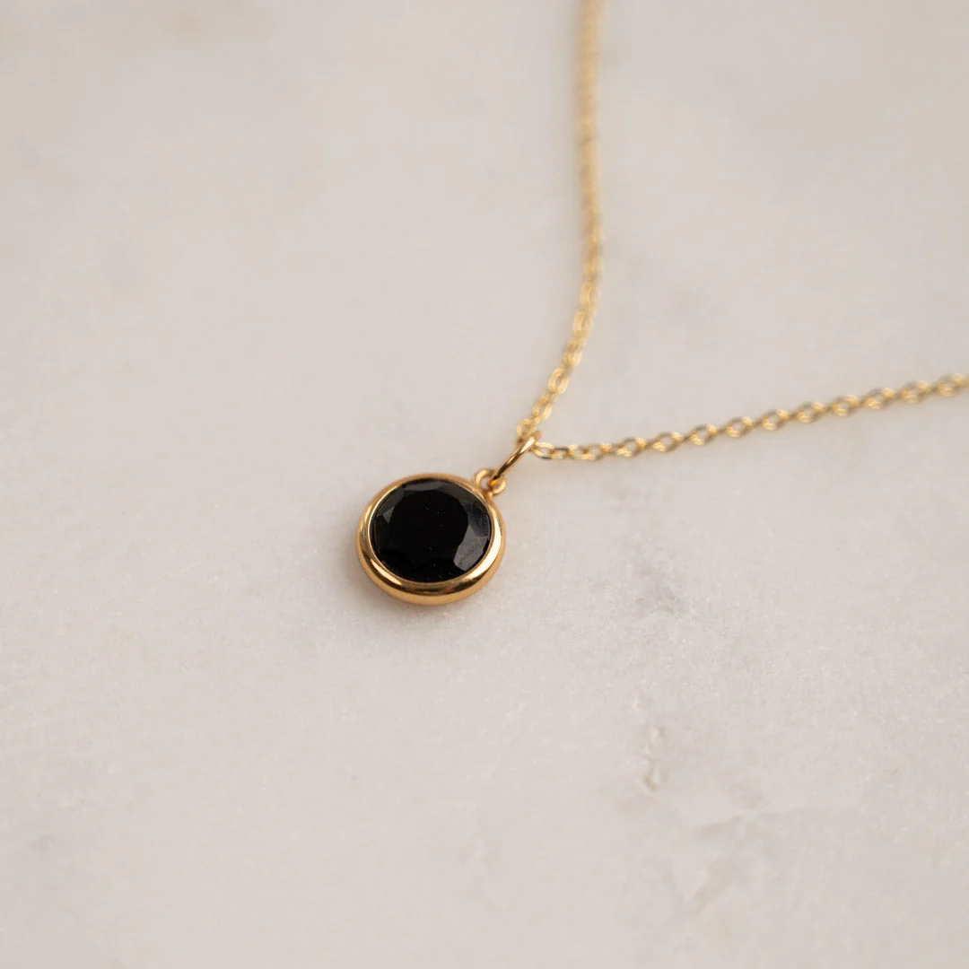 AVA BLACK ONYX GOLDEN PENDANT - Image 5
