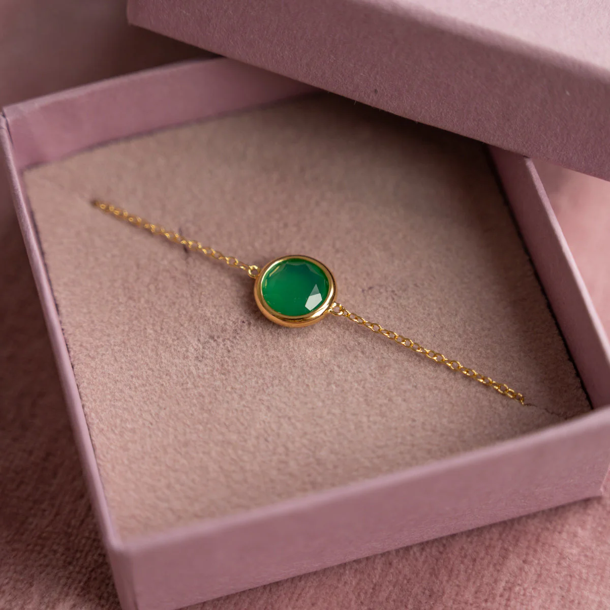 AVA GREEN AGATE GOLDEN BRACELET - Image 2