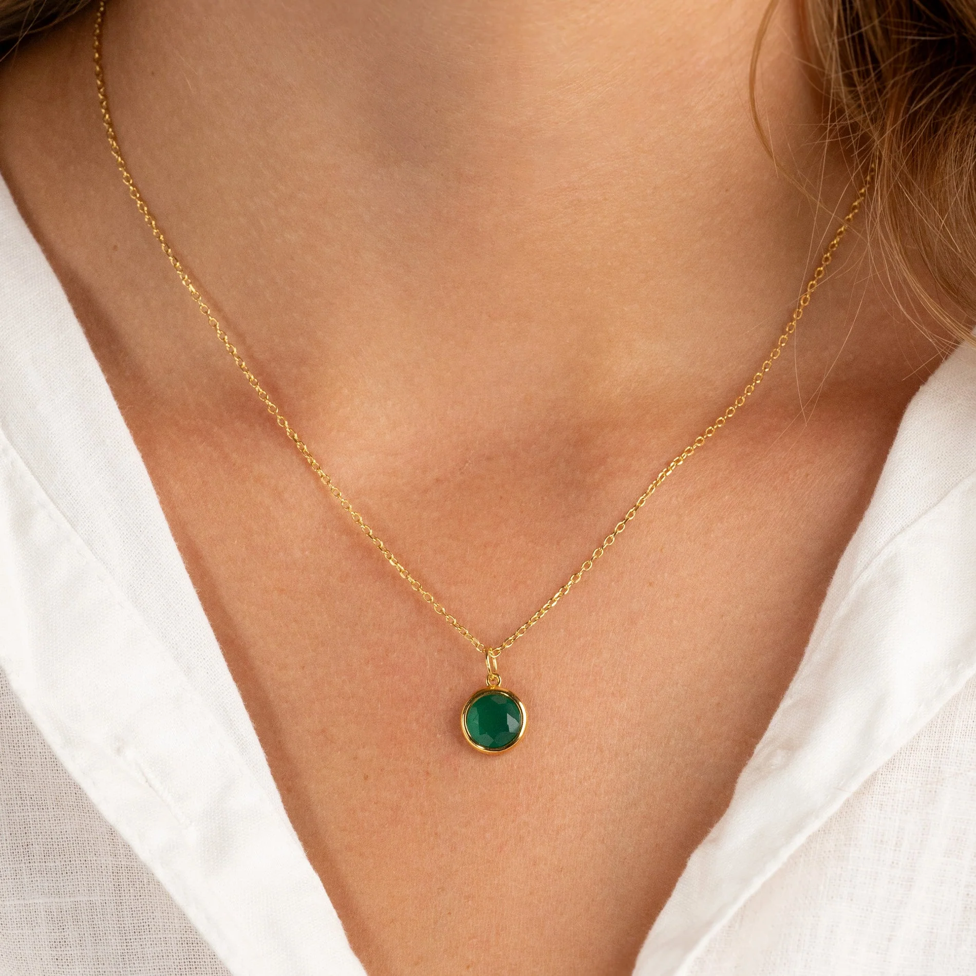 AVA GREEN AGATE GOLDEN PENDANT - Image 6