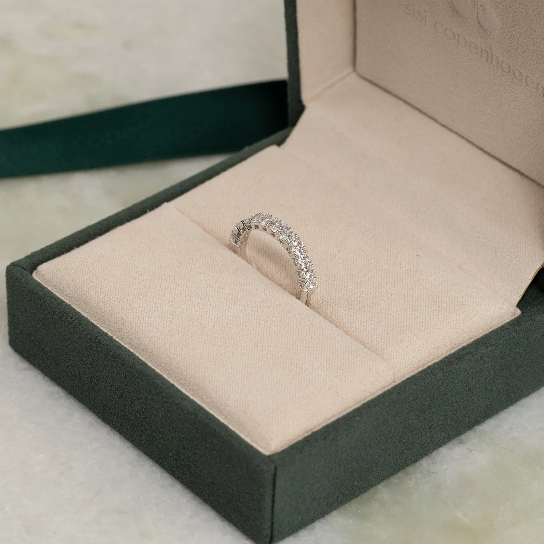BASKET-SET OVAL-CUT ALLIANCE DIAMOND RING - Image 12