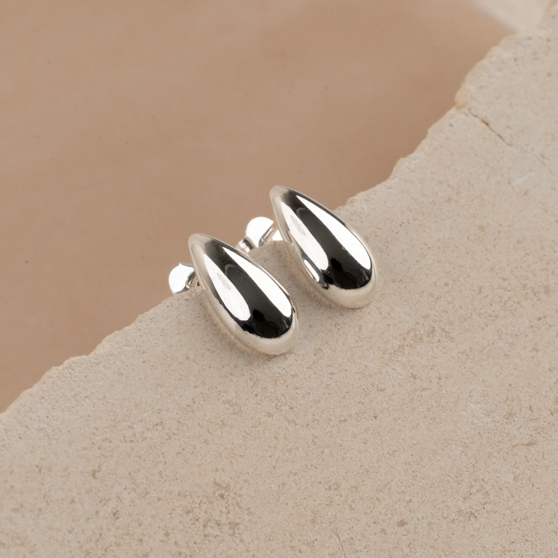 BEA SILVER STUD EARRING - Image 3