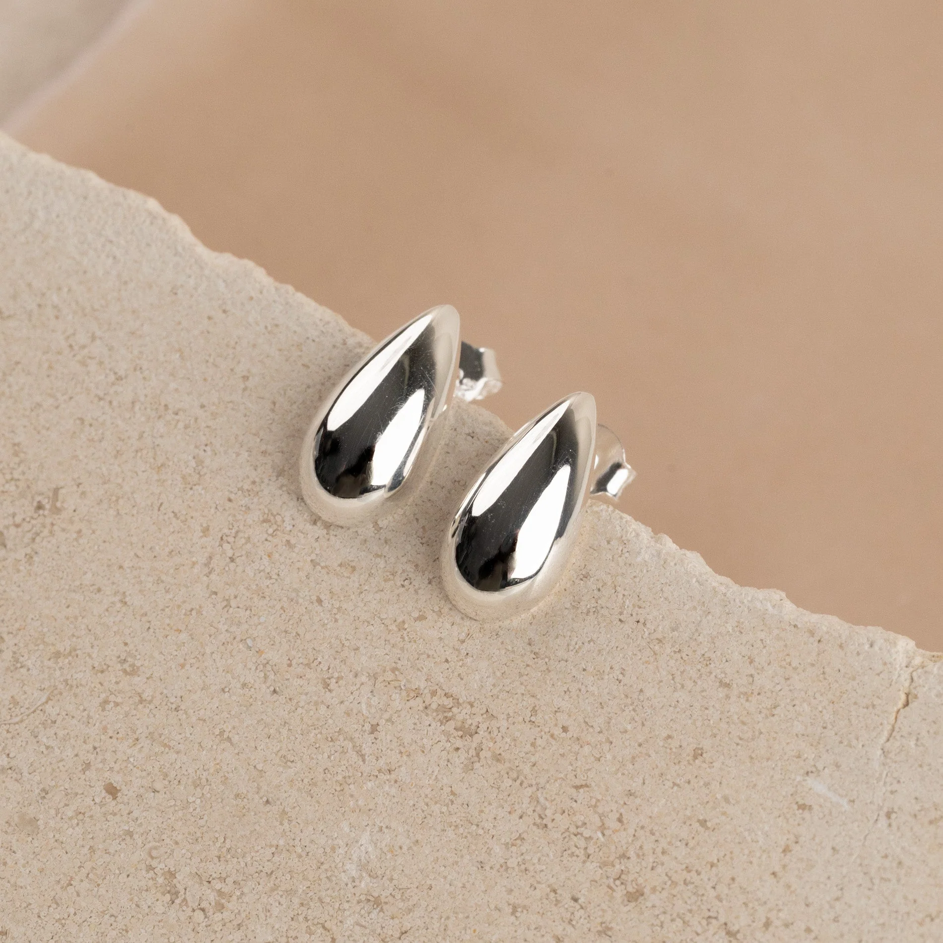 BEA SILVER STUD EARRING - Image 5