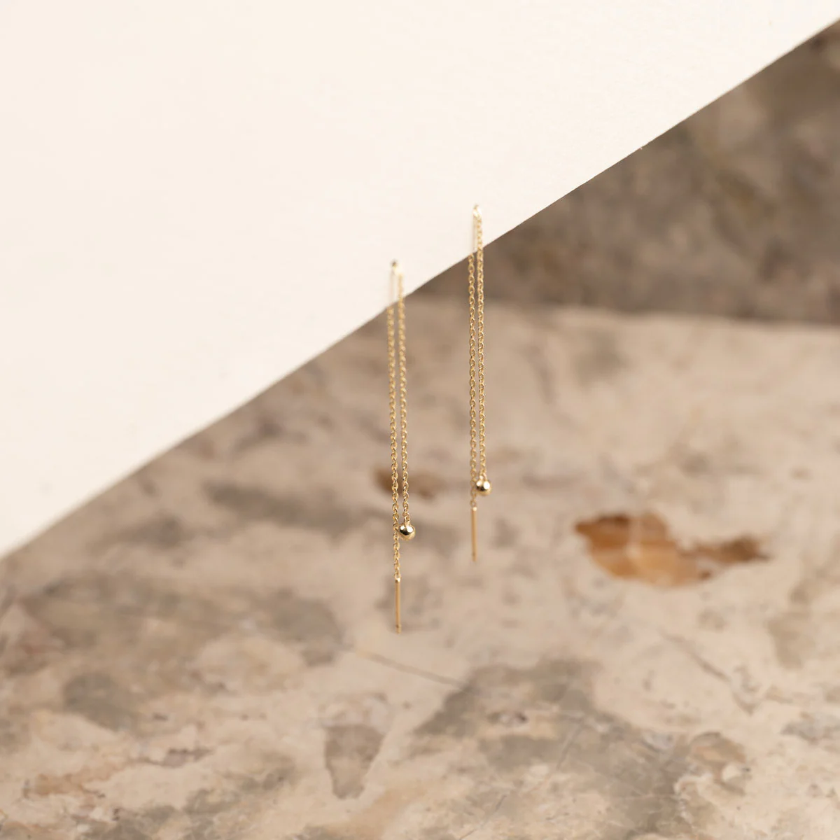 BEATRICE SOLID GOLD DROP EARRING - Image 3