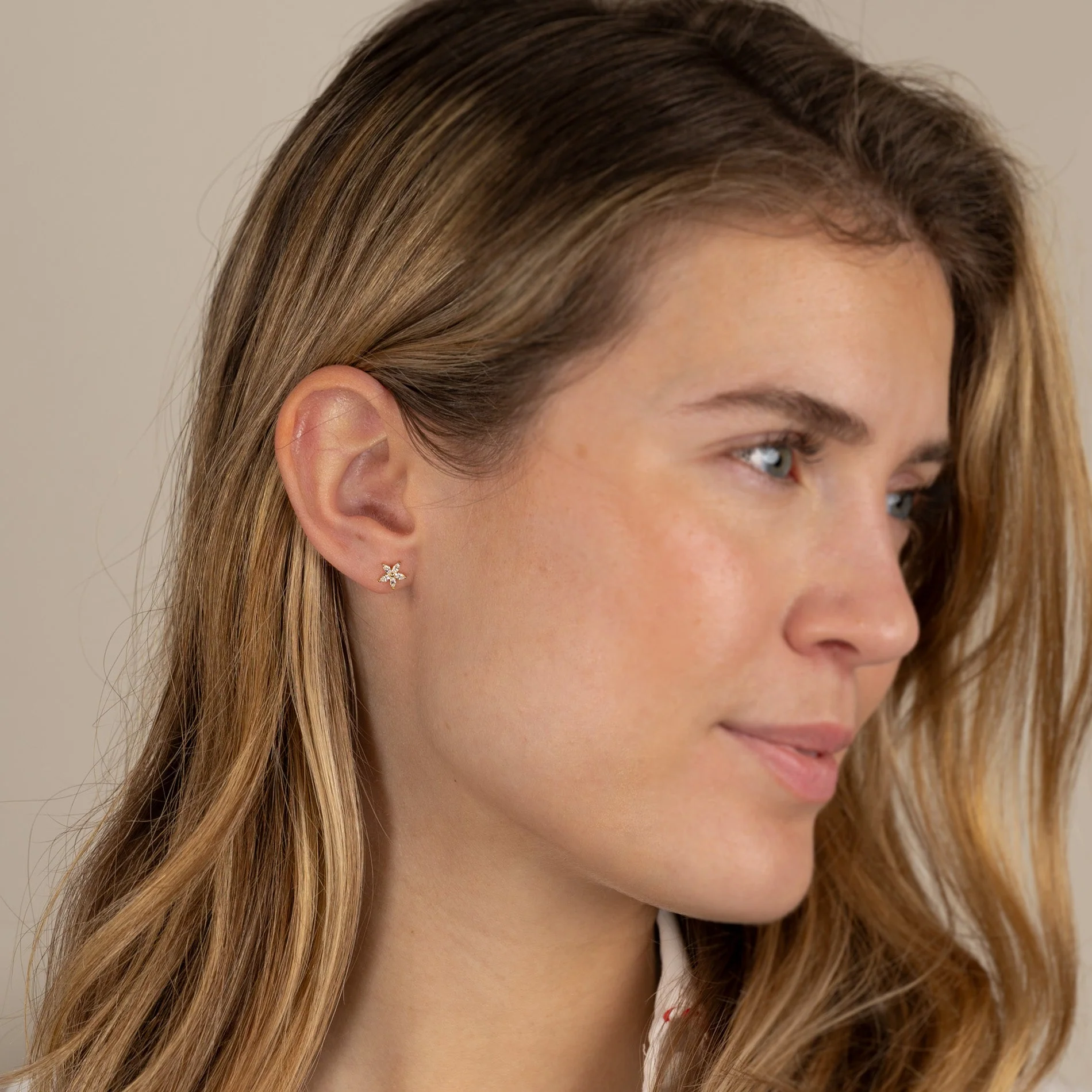 BELLIS CRYSTAL GOLDEN EARRING - Image 7