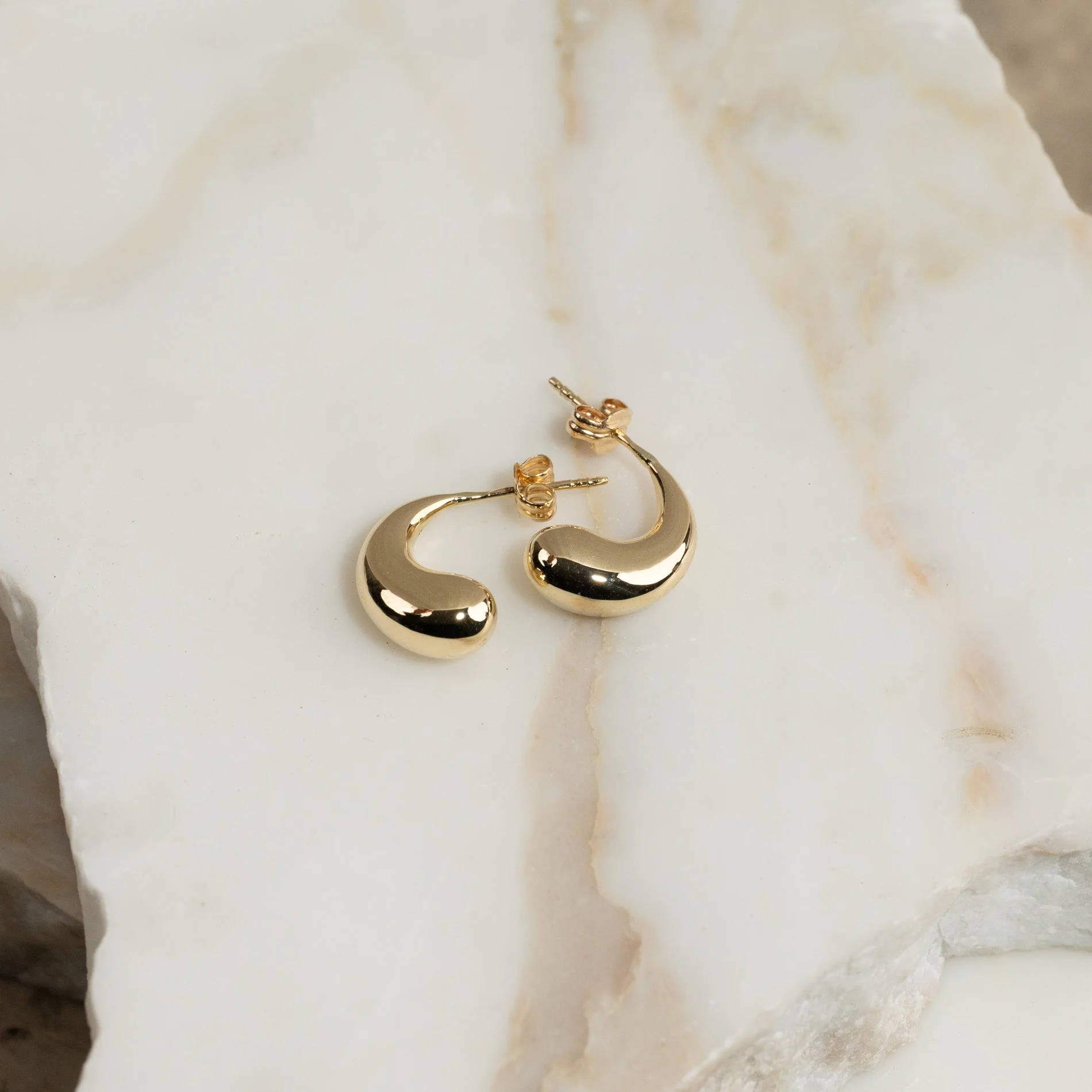 BERENICE SOLID GOLD STUD EARRING - Image 5