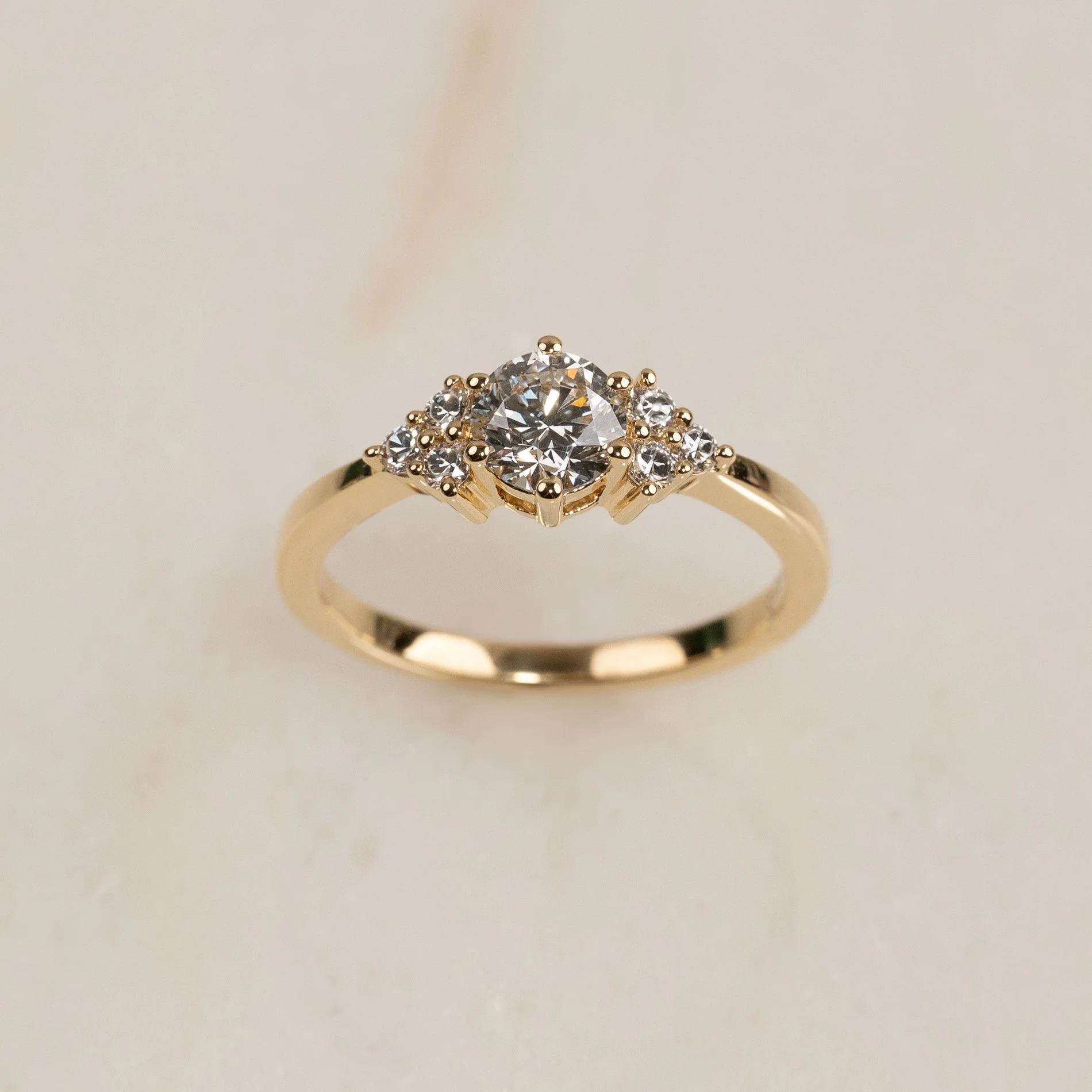 6-PRONG CLUSTER DIAMOND RING - 0.9ct - Image 2
