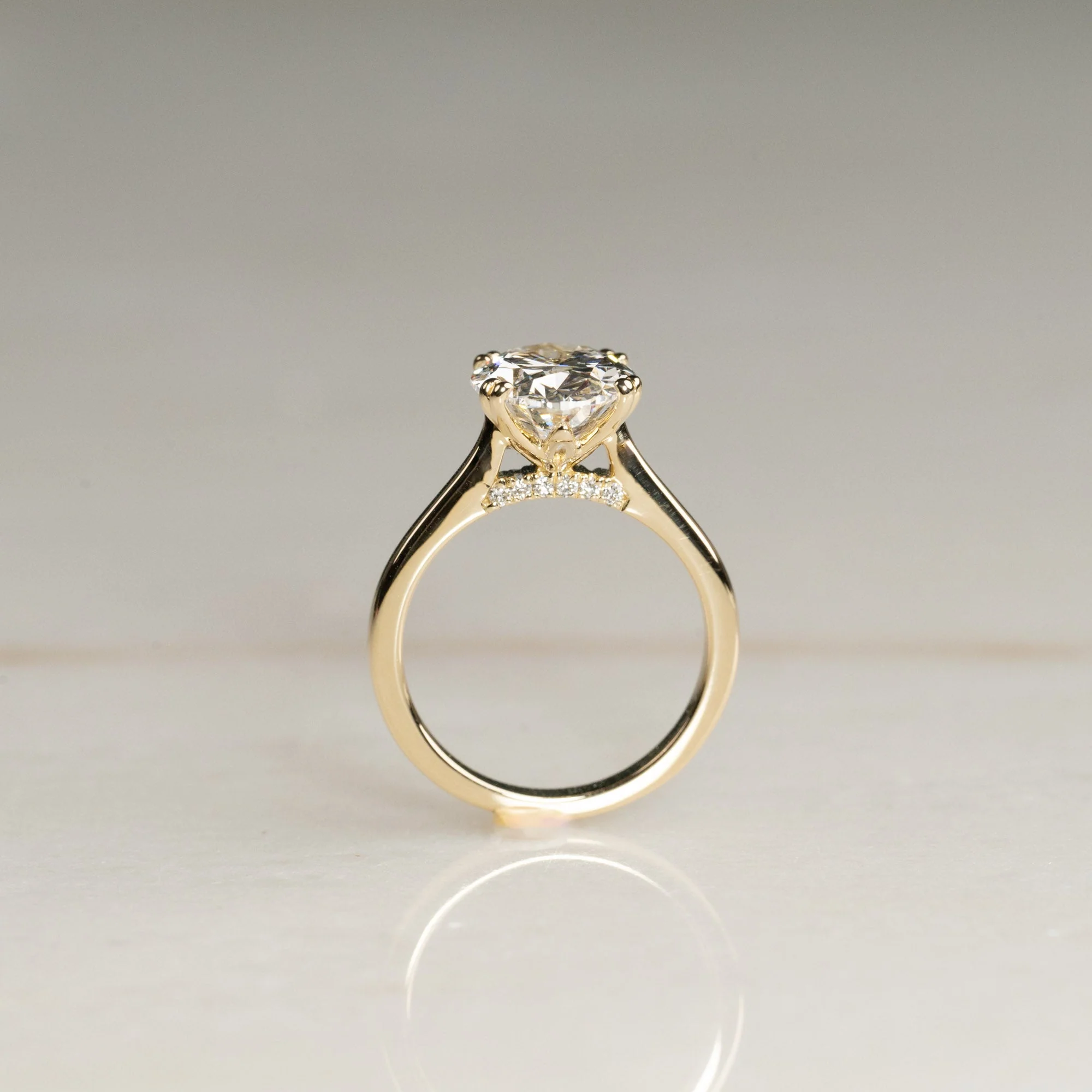 DOUBLE-CLAWED TULIP-SET OVAL-CUT DIAMOND RING - 3.0ct - Image 3