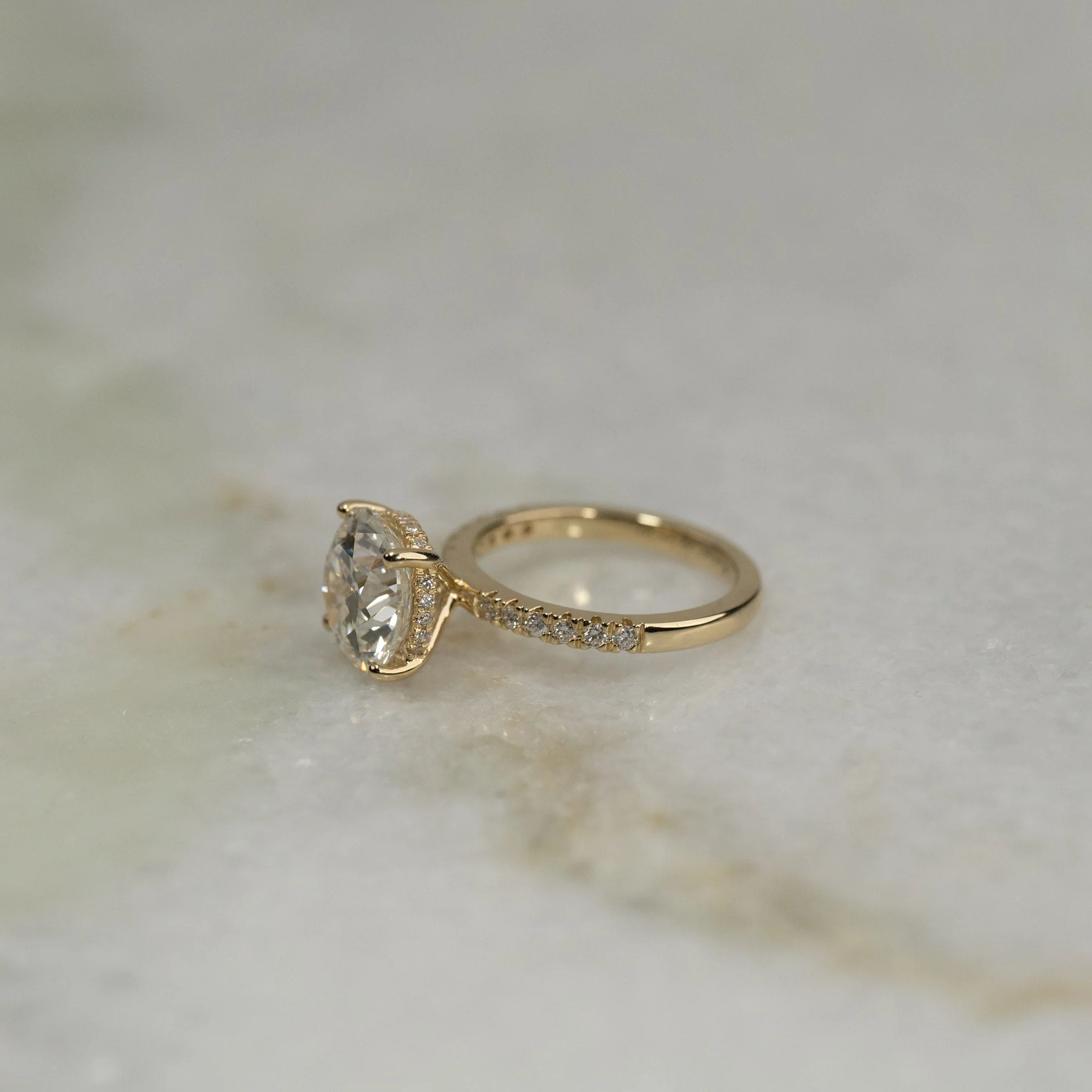 HIDDEN-HALO TAPERED HALF-ALLIANCE DIAMOND RING - 3.2ct - Image 3