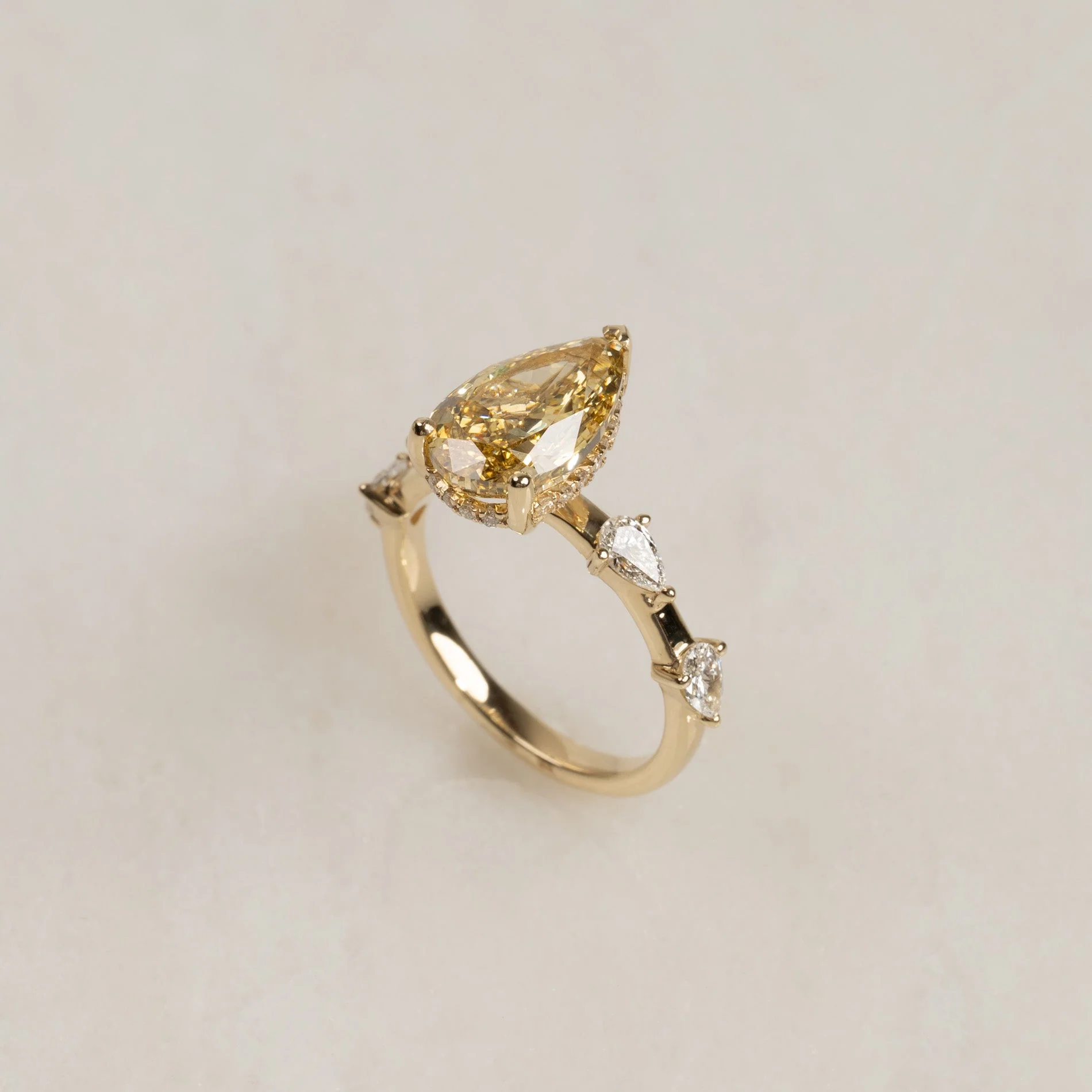 YELLOW PEAR HIDDEN-HALO DIAMOND RING - 2.8ct - Image 2