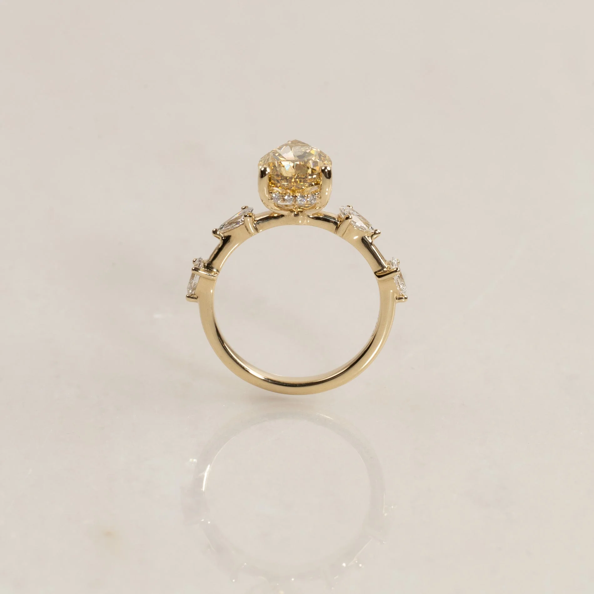 YELLOW PEAR HIDDEN-HALO DIAMOND RING - 2.8ct - Image 4
