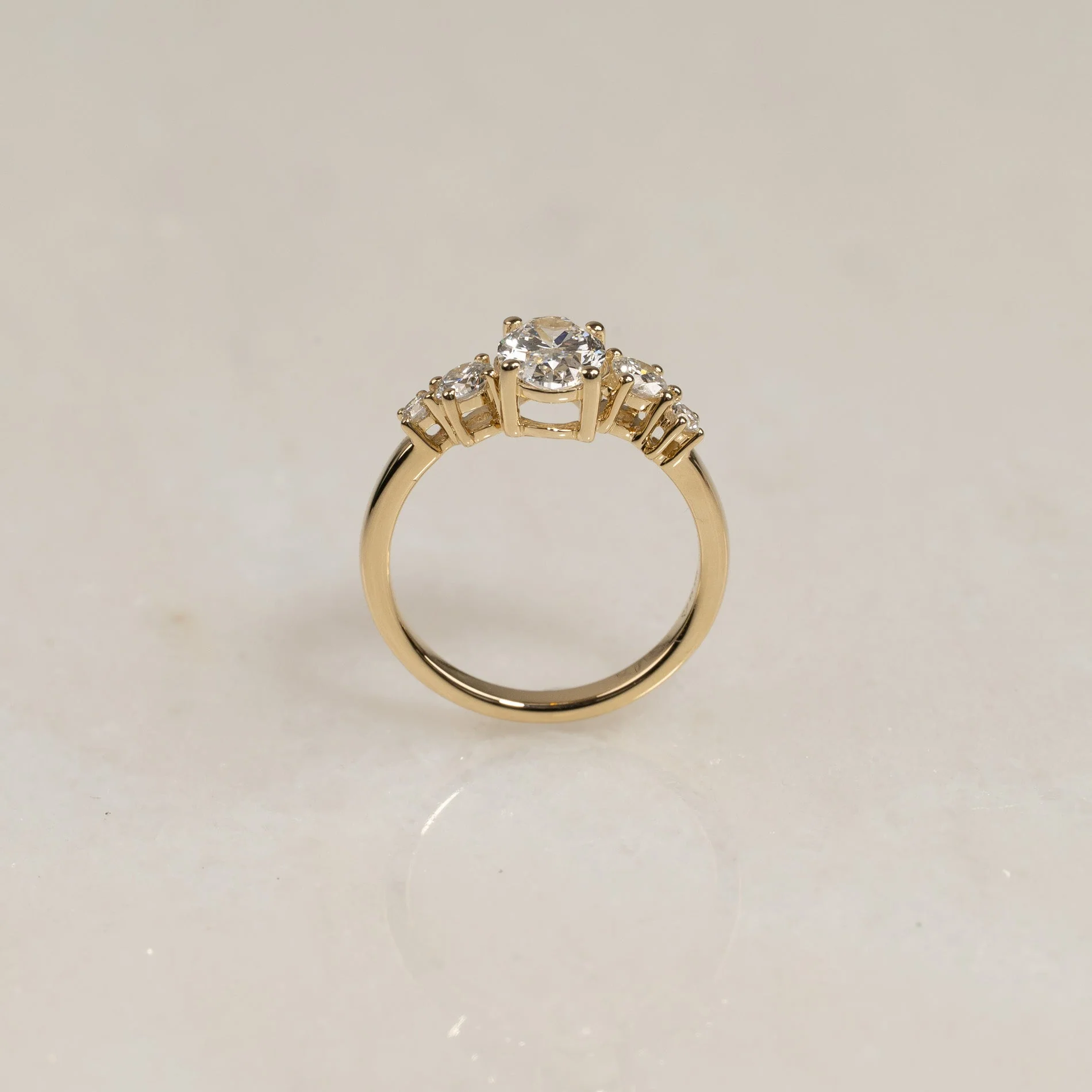 OVAL-CUT CLUSTER DIAMOND RING - 1.3ct - Image 4