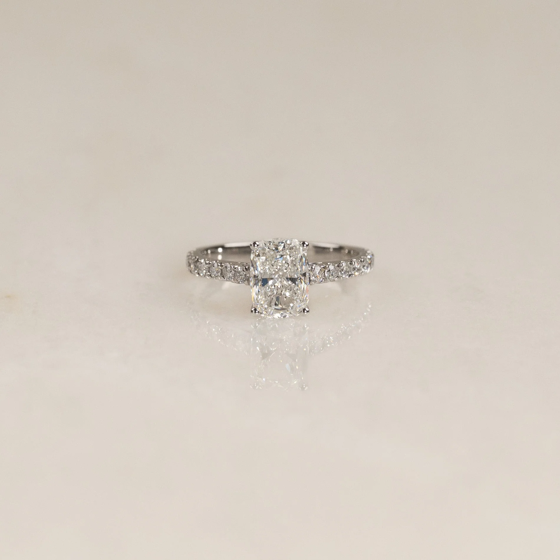 ELONGATED CUSHION ALLIANCE DIAMOND RING - 1.95ct - Image 3