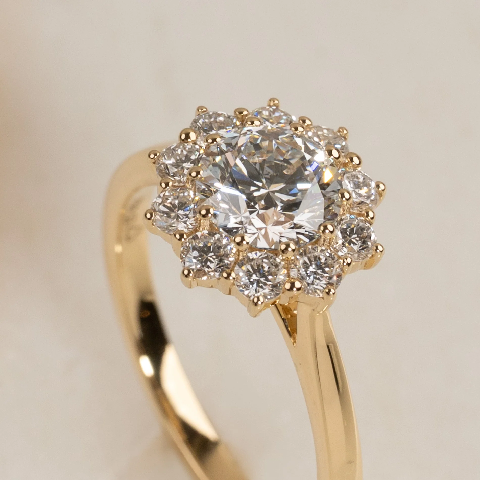 ROUND HALO CLUSTER DIAMOND RING - 1.50ct - Image 2