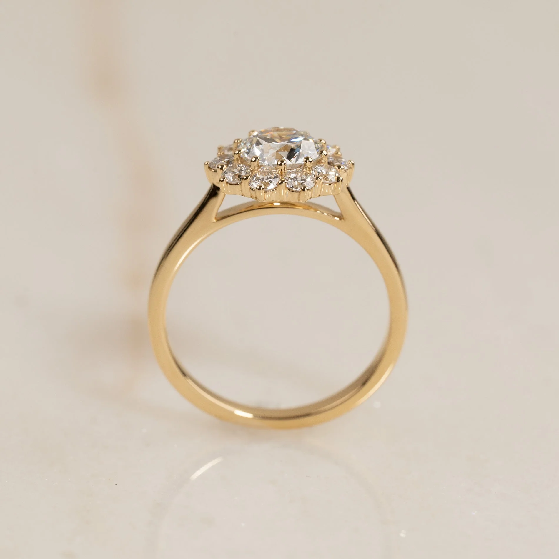ROUND HALO CLUSTER DIAMOND RING - 1.50ct - Image 3
