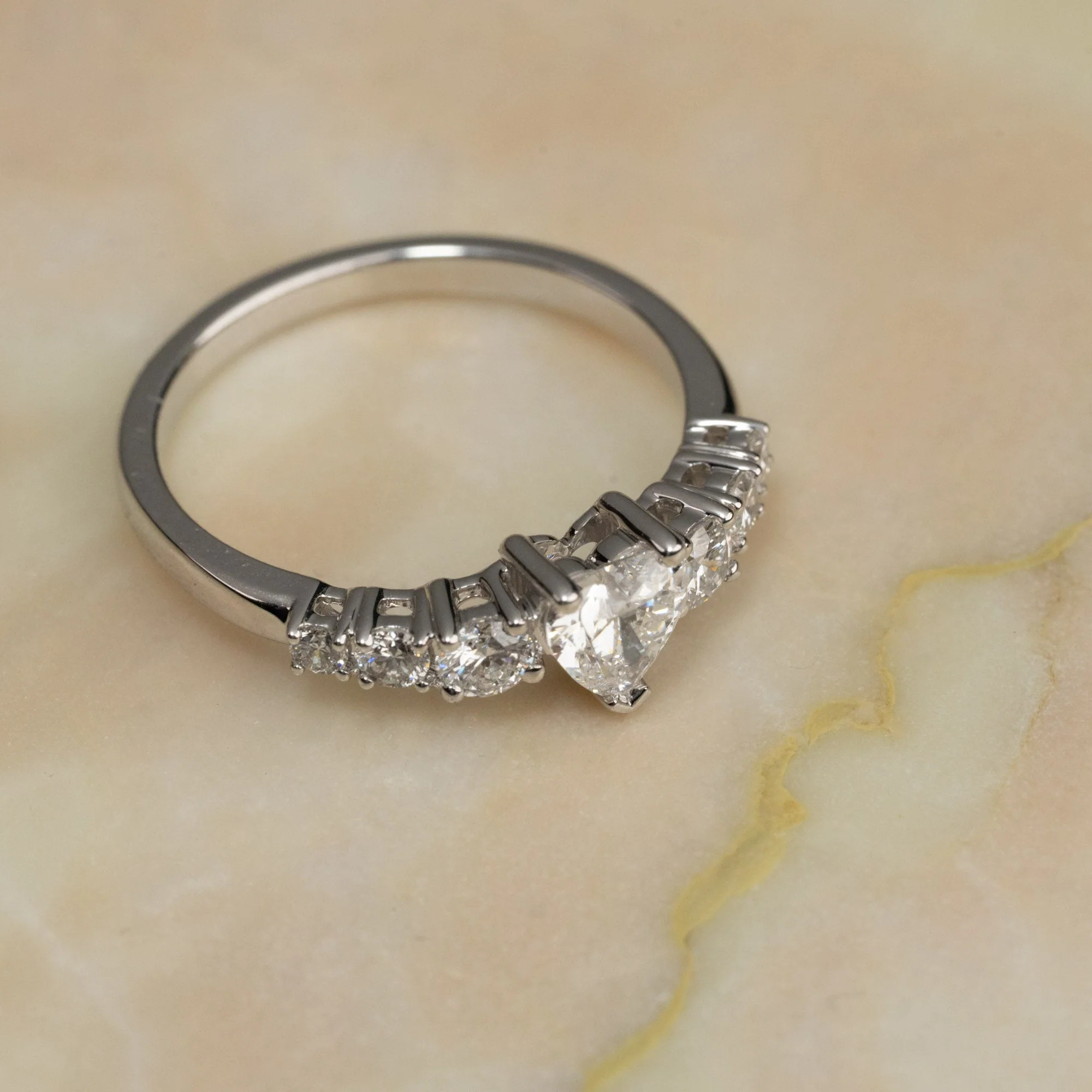 SEVEN-STONE HEART DIAMOND RING - 0.75ct - Image 4