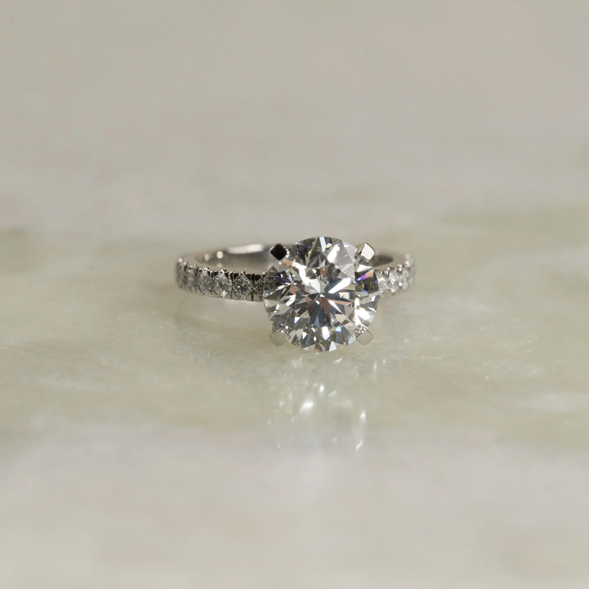 SOLITAIRE ALLIANCE DIAMOND RING - 2.4ct - Image 4