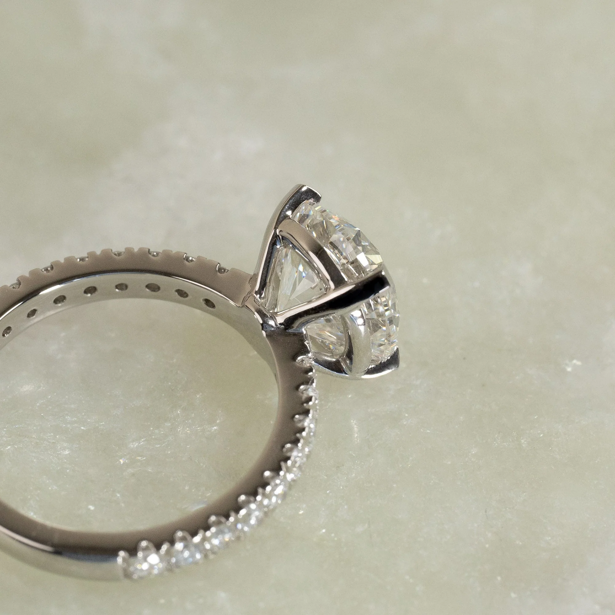 SOLITAIRE ALLIANCE DIAMOND RING - 2.4ct - Image 5