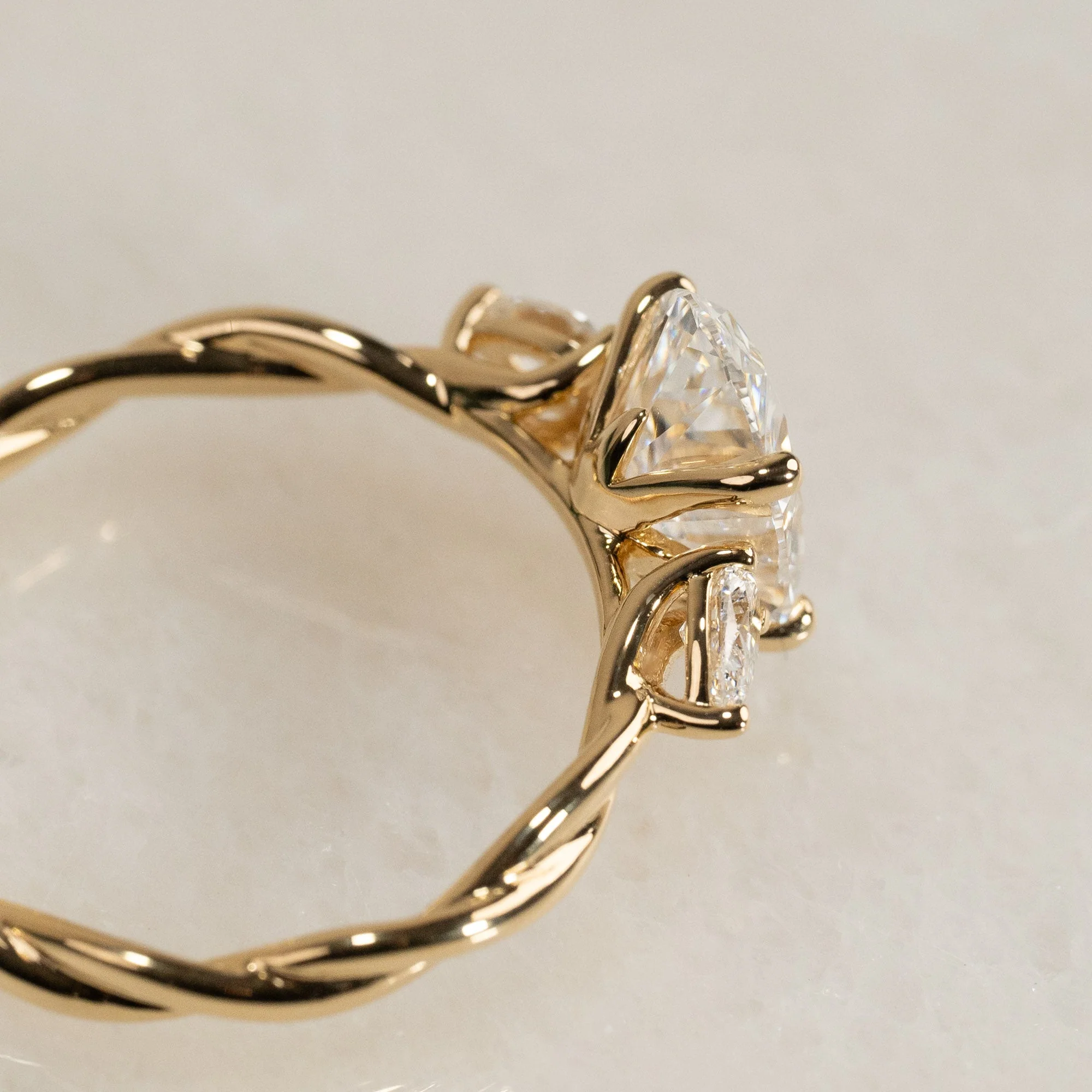 THREE-STONE TULIP-SET OVAL-CUT DIAMOND RING - 2.3ct - Image 6