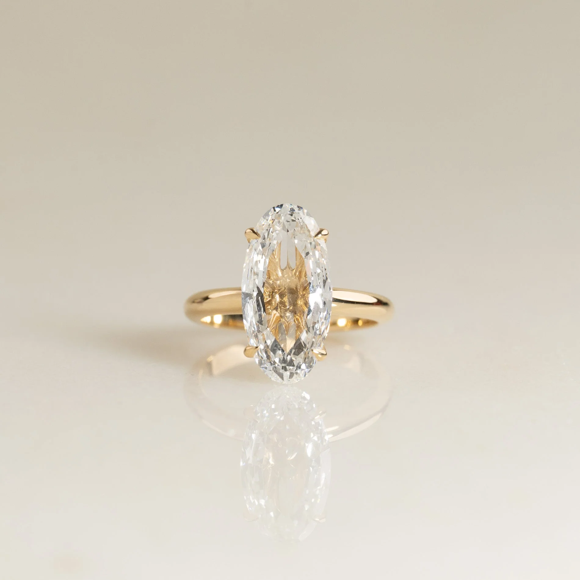 TULIP-SET MOVAL-CUT DIAMOND RING - 4.0ct - Image 2