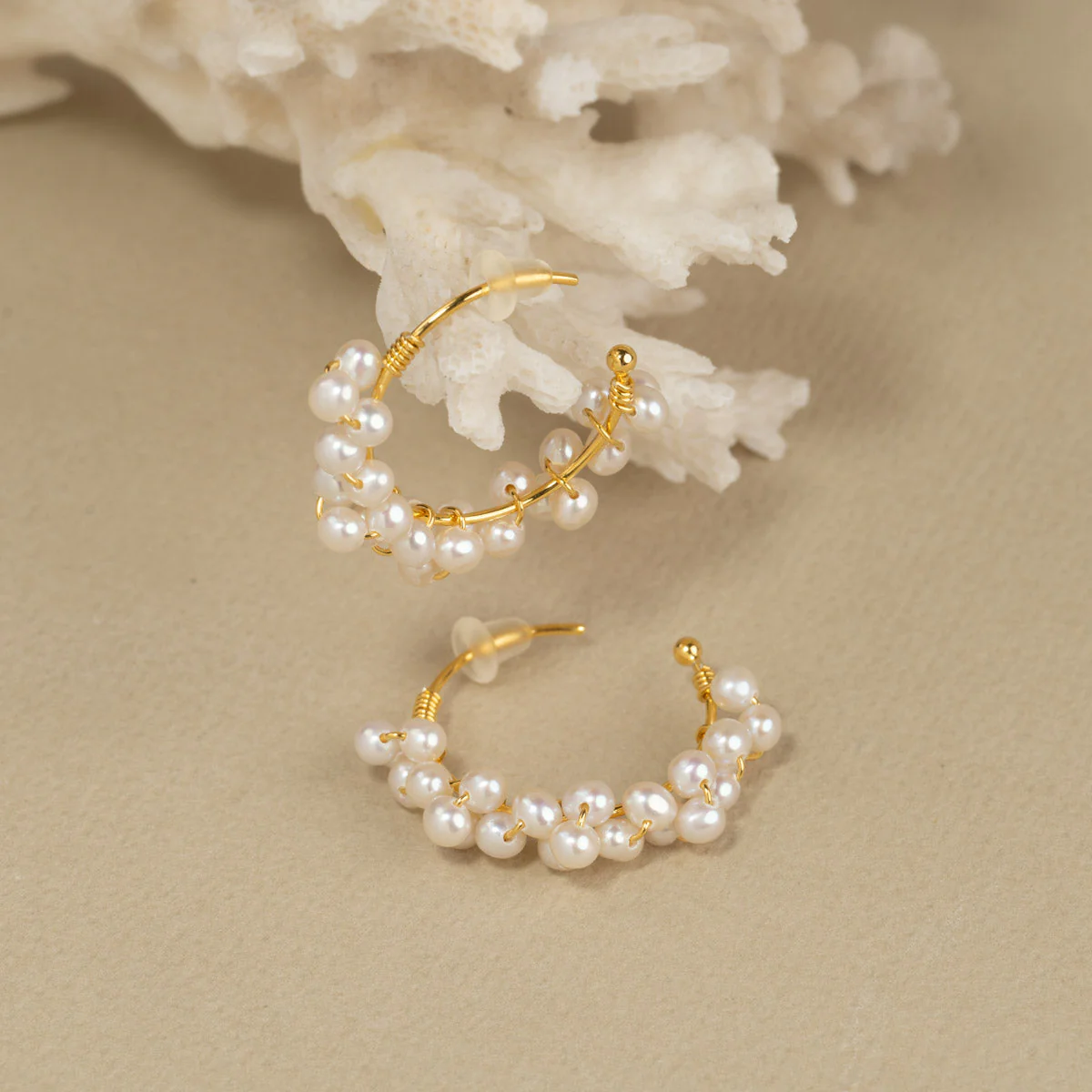 BIANCA PEARL GOLDEN CREOL EARRING