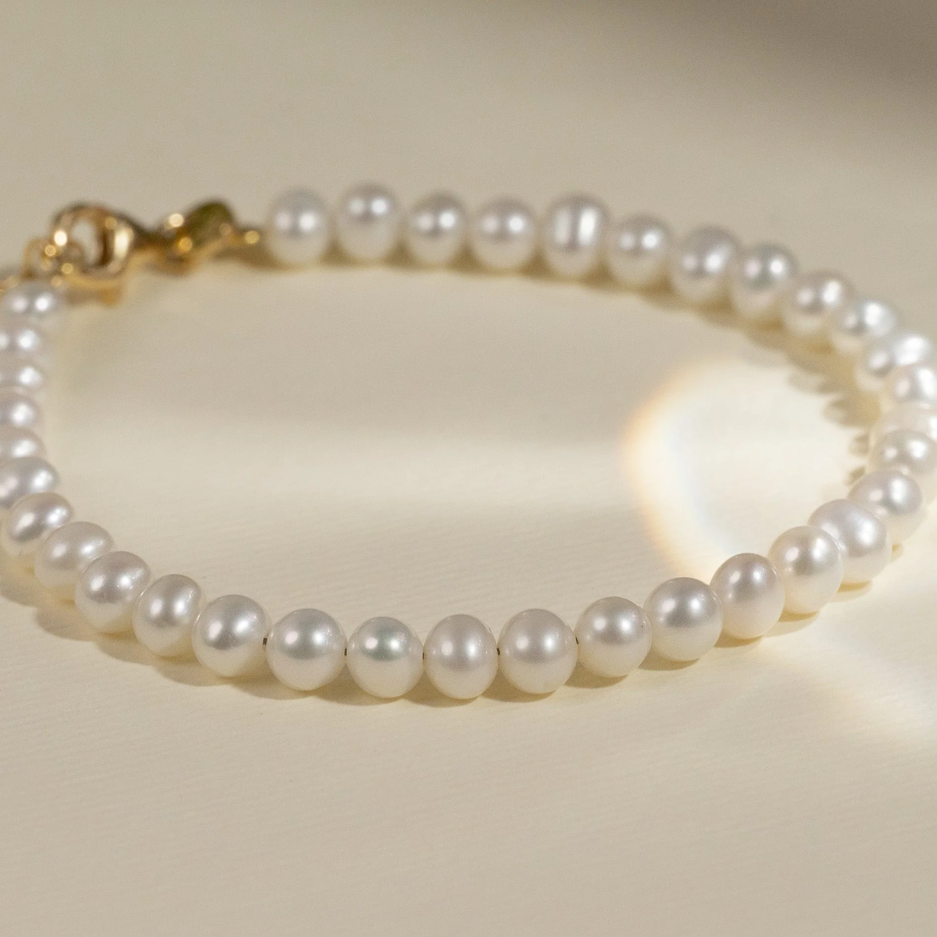 BLAKE PEARL GOLDEN BRACELET - Image 3