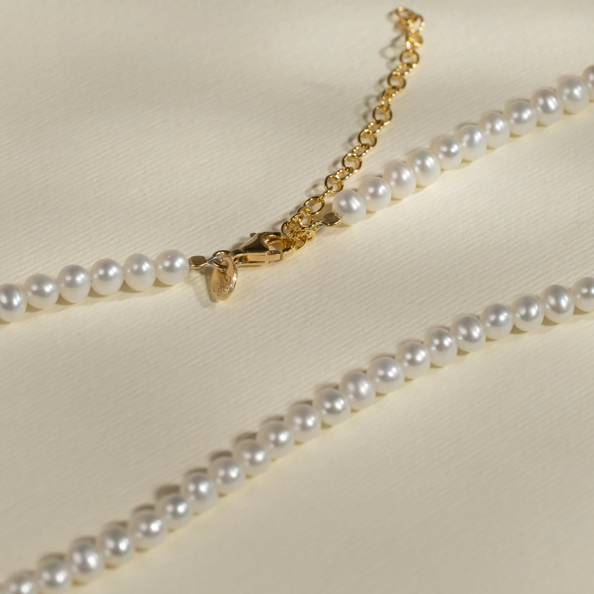 BLAKE PEARL GOLDEN NECKLACE - Image 5