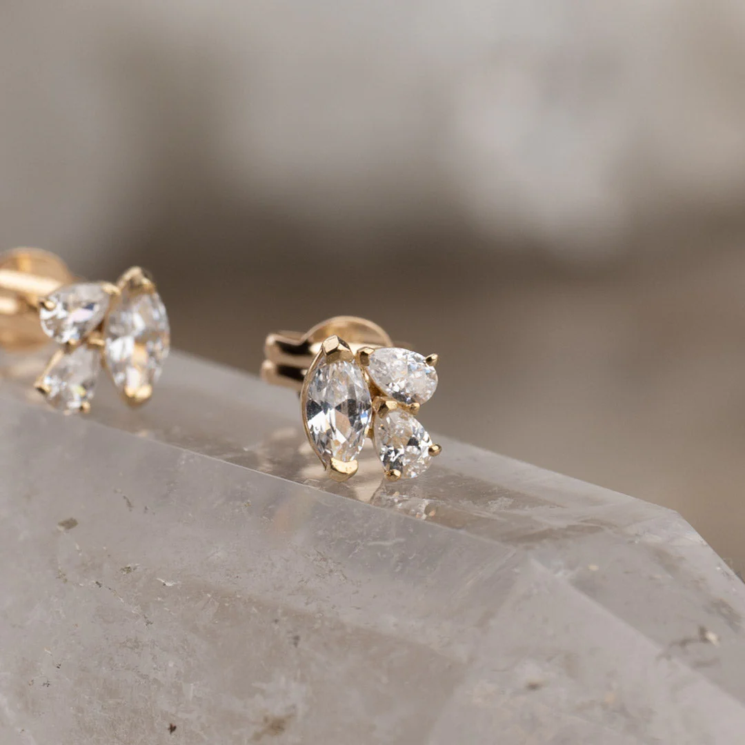 CARRIE CRYSTAL SOLID GOLD EARRING - Image 3