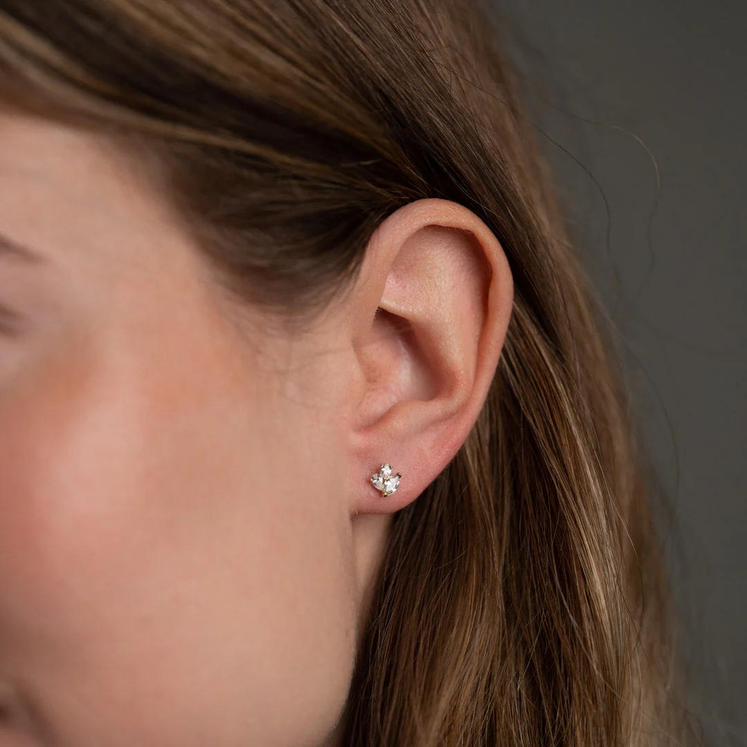 CARRIE CRYSTAL SOLID GOLD EARRING - Image 4
