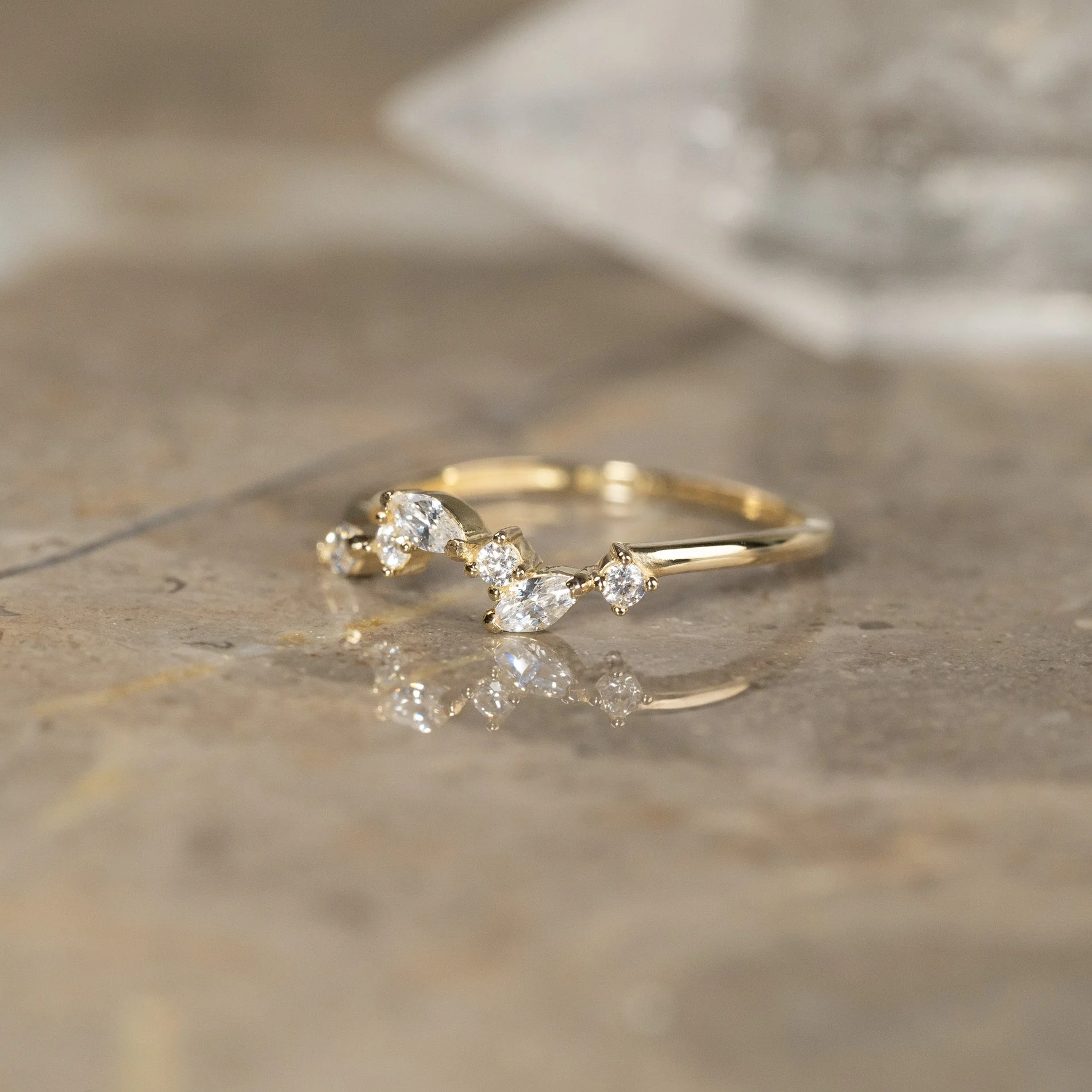 CATALINA CRYSTAL SOLID GOLD RING - Image 4