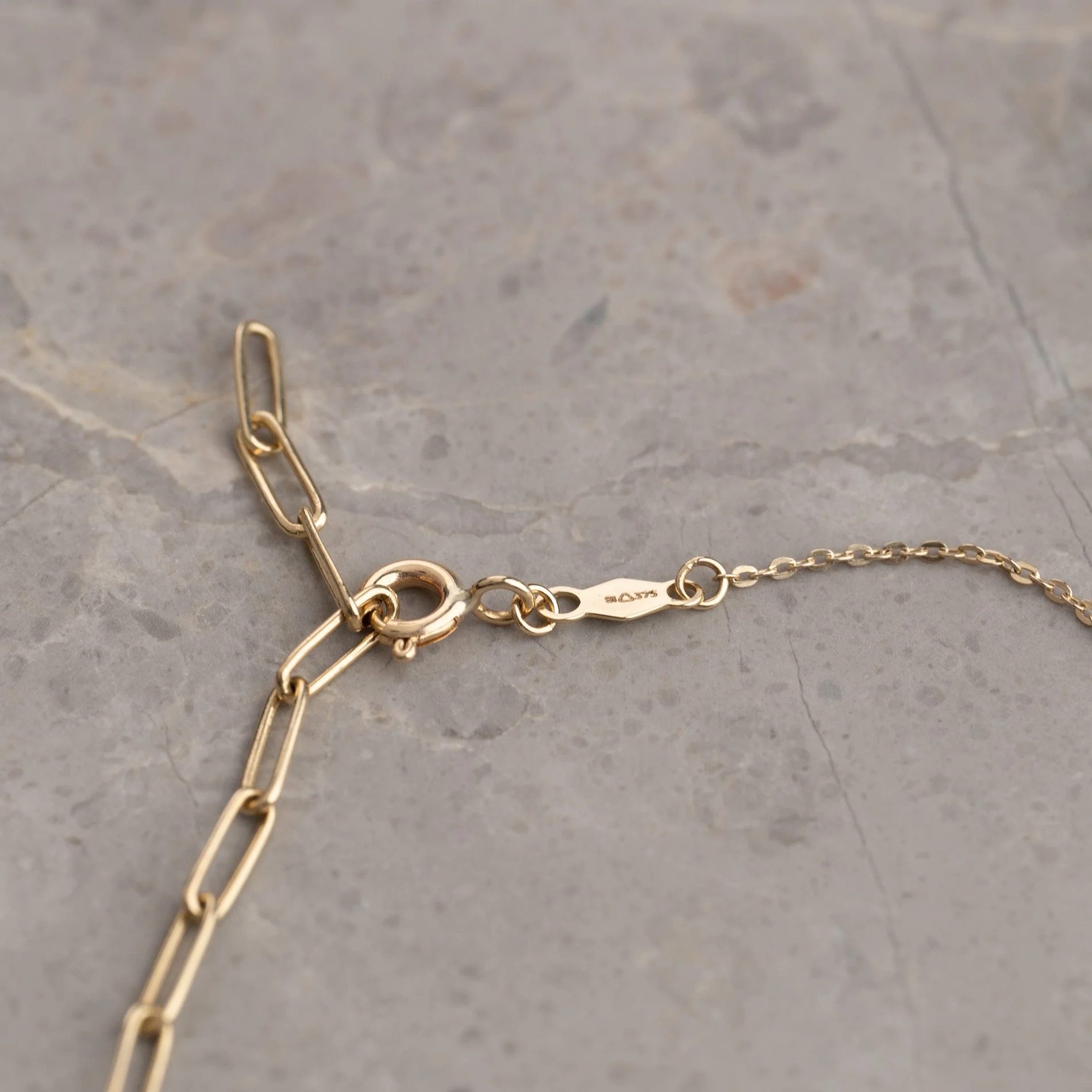 CHARLIZE SOLID GOLD BRACELET - Image 6