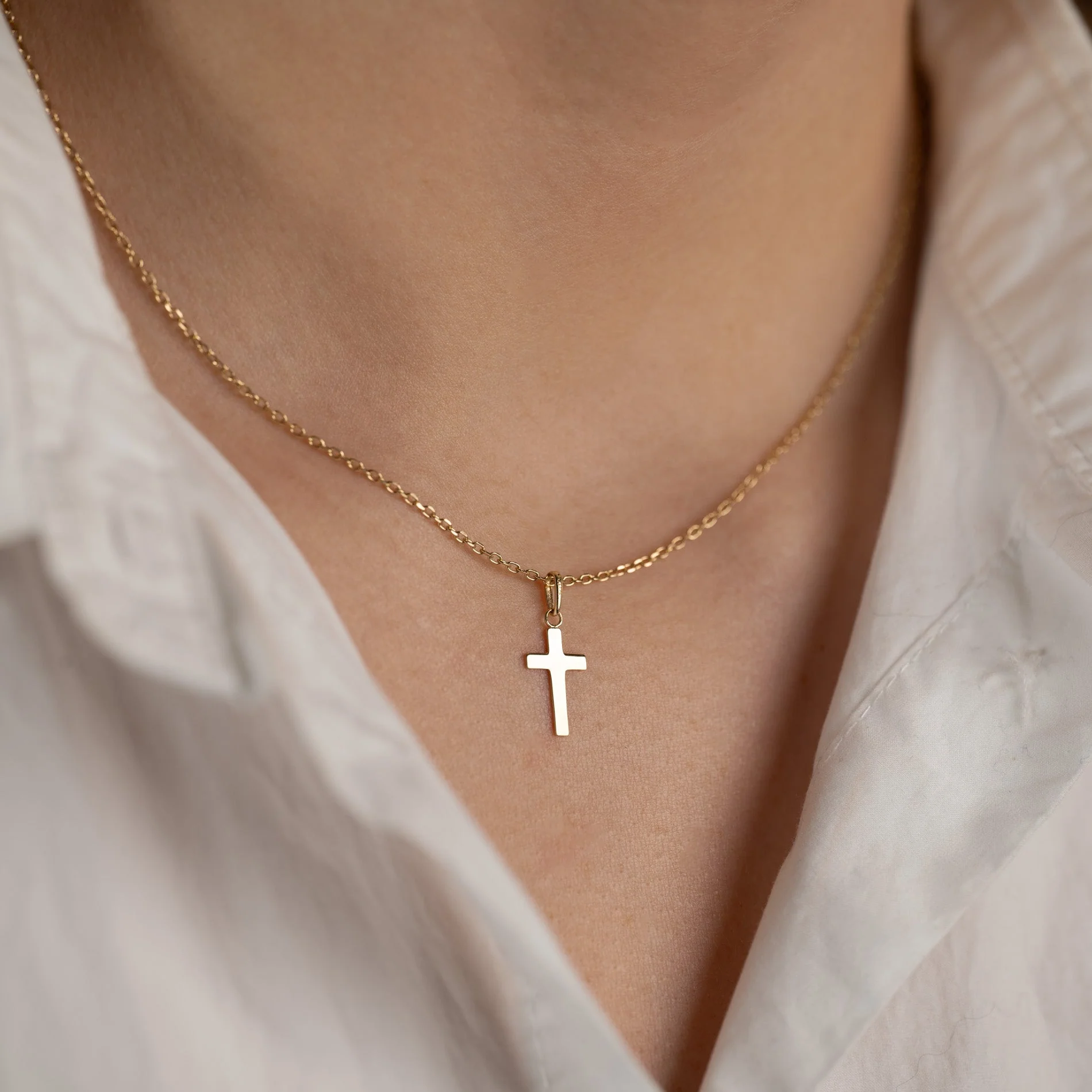 CHRISTINE SOLID GOLD PENDANT - Image 3