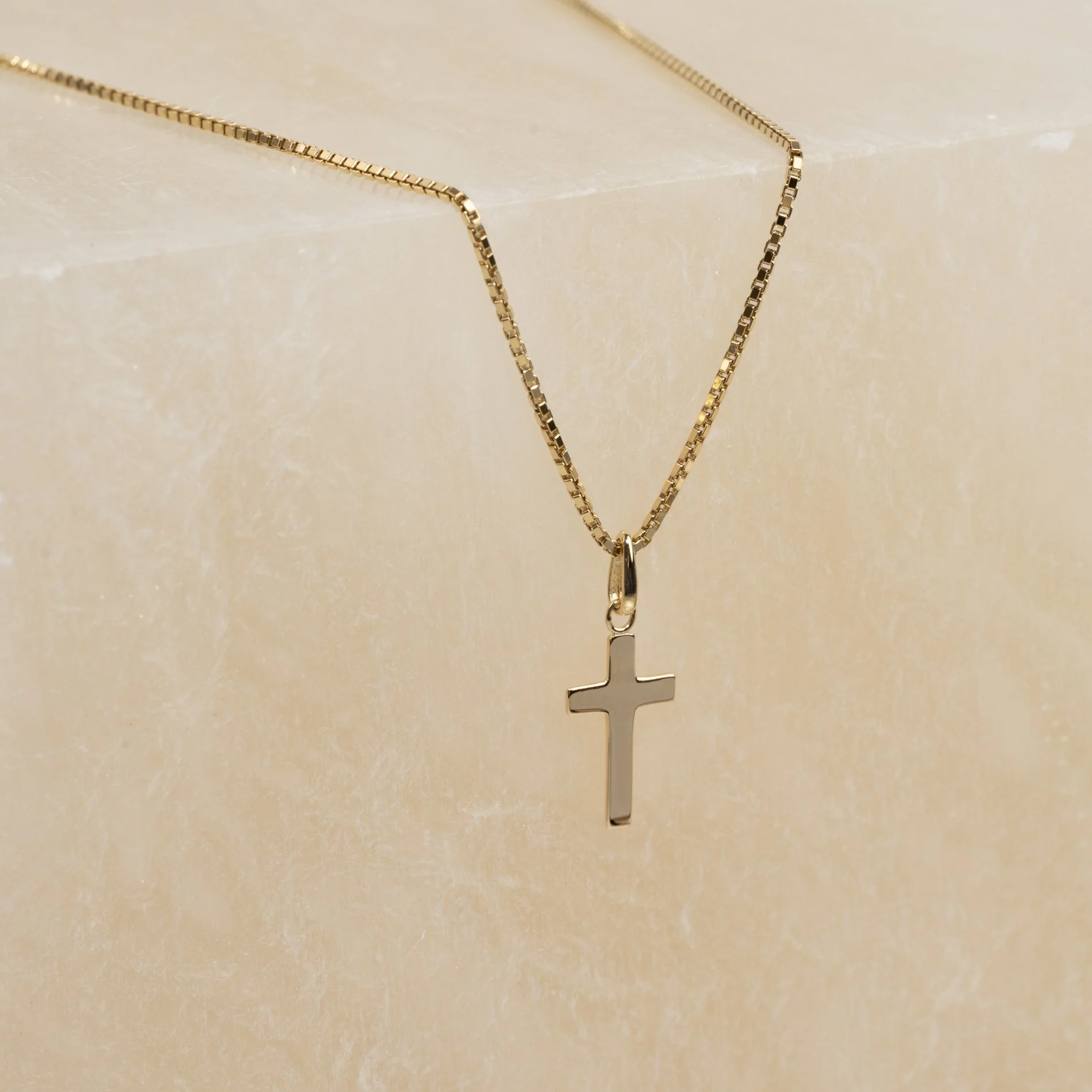 CHRISTINE SOLID GOLD PENDANT - Image 8
