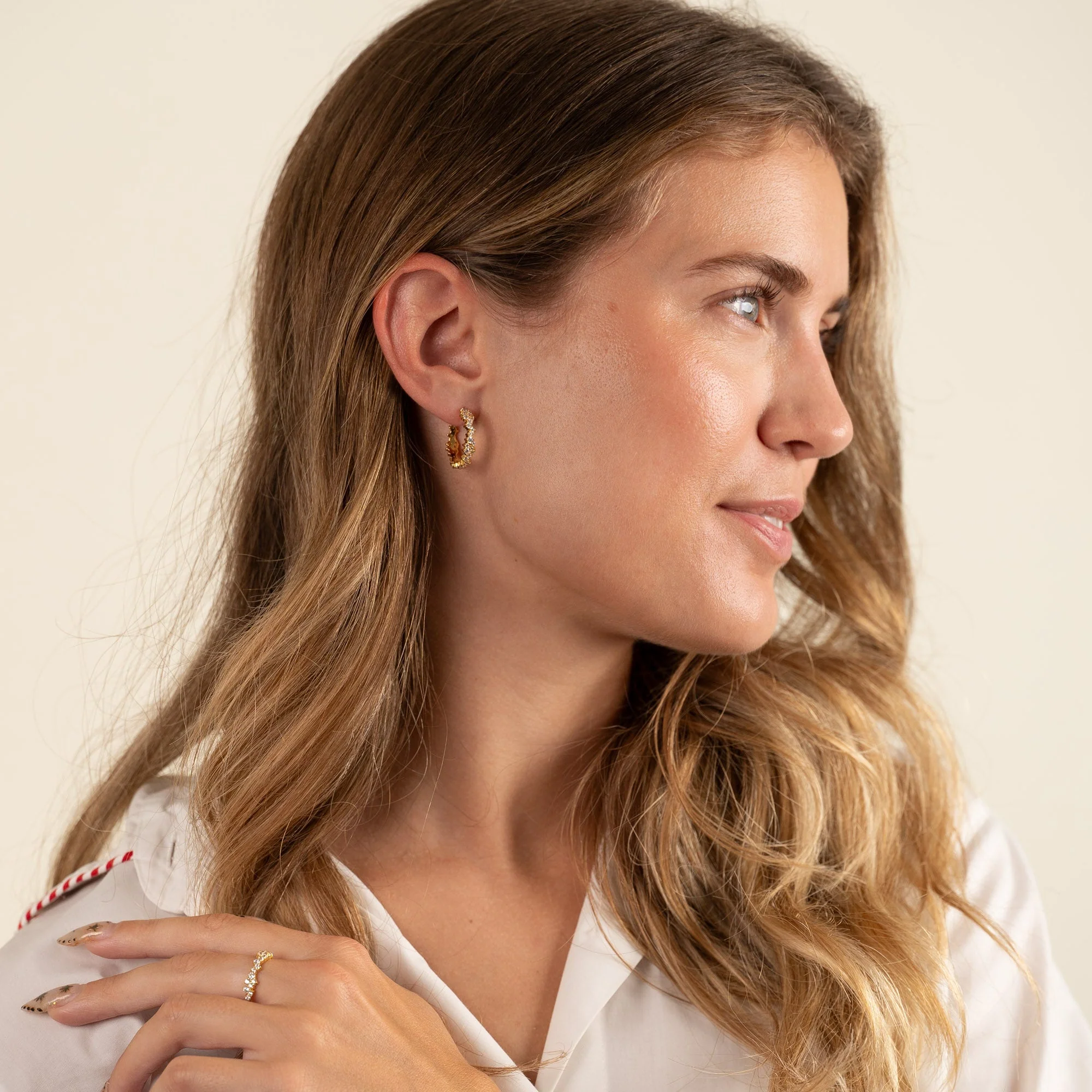 CLAIR CRYSTAL GOLDEN CREOL EARRING - Image 6