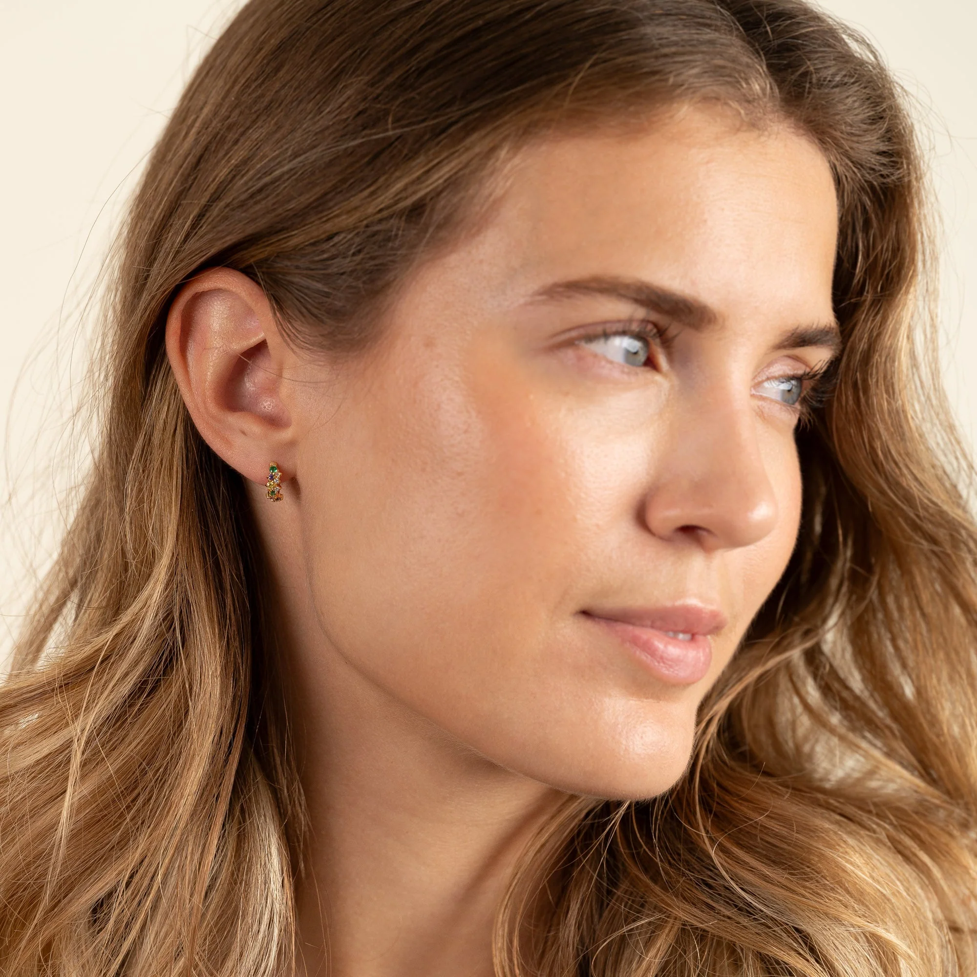 CLAIR RAINBOW GOLDEN MINI HUGGIE EARRING - Image 5