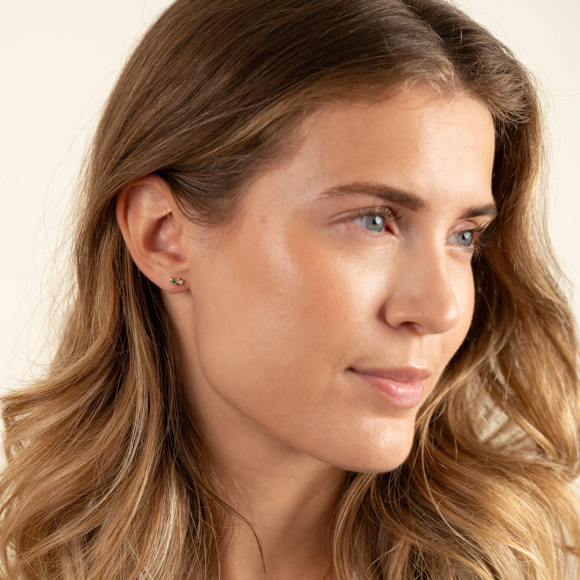 CLAIR RAINBOW GOLDEN STUD EARRING - Image 6