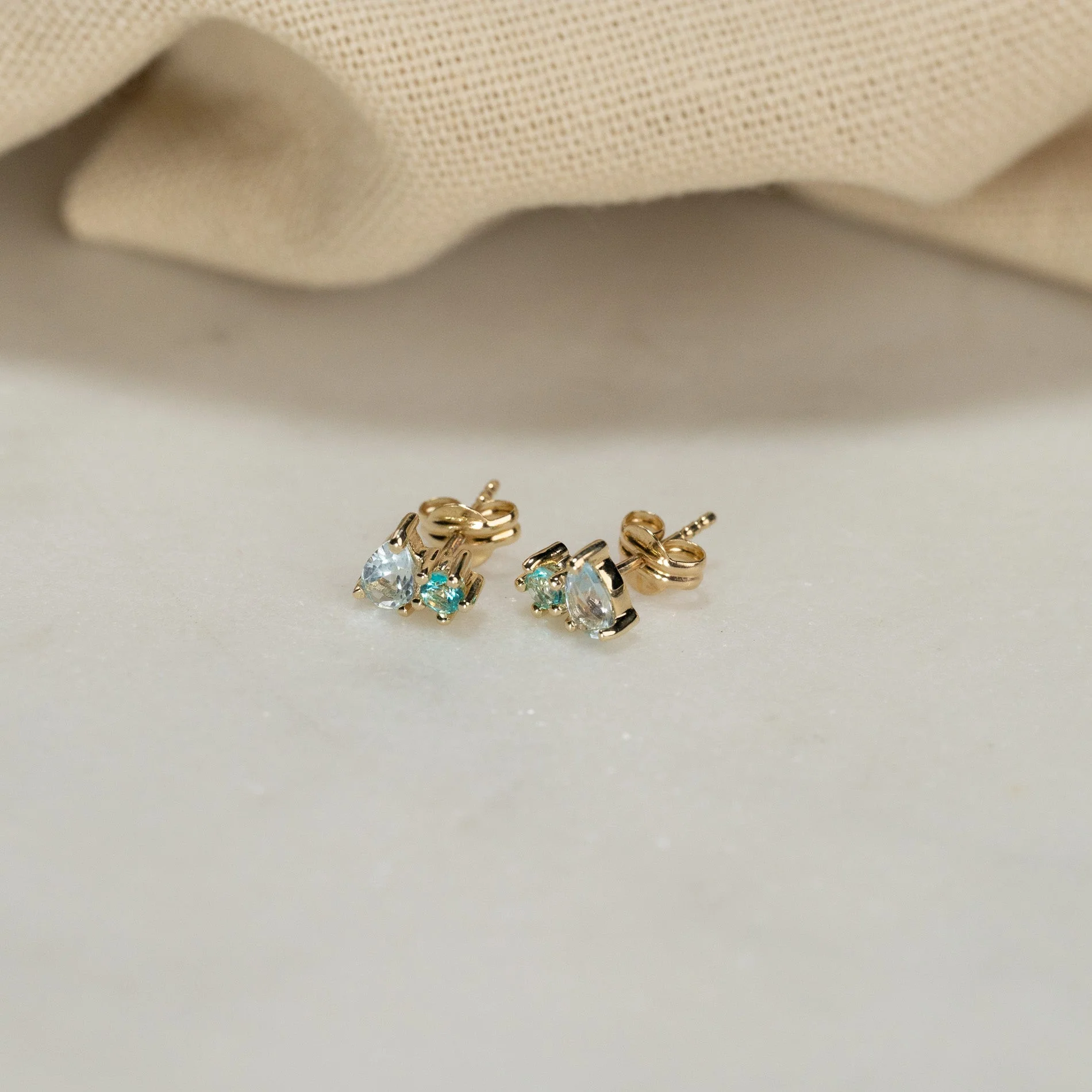 CLARIS BLUE TOPAZ SOLID GOLD STUD EARRING - Image 7