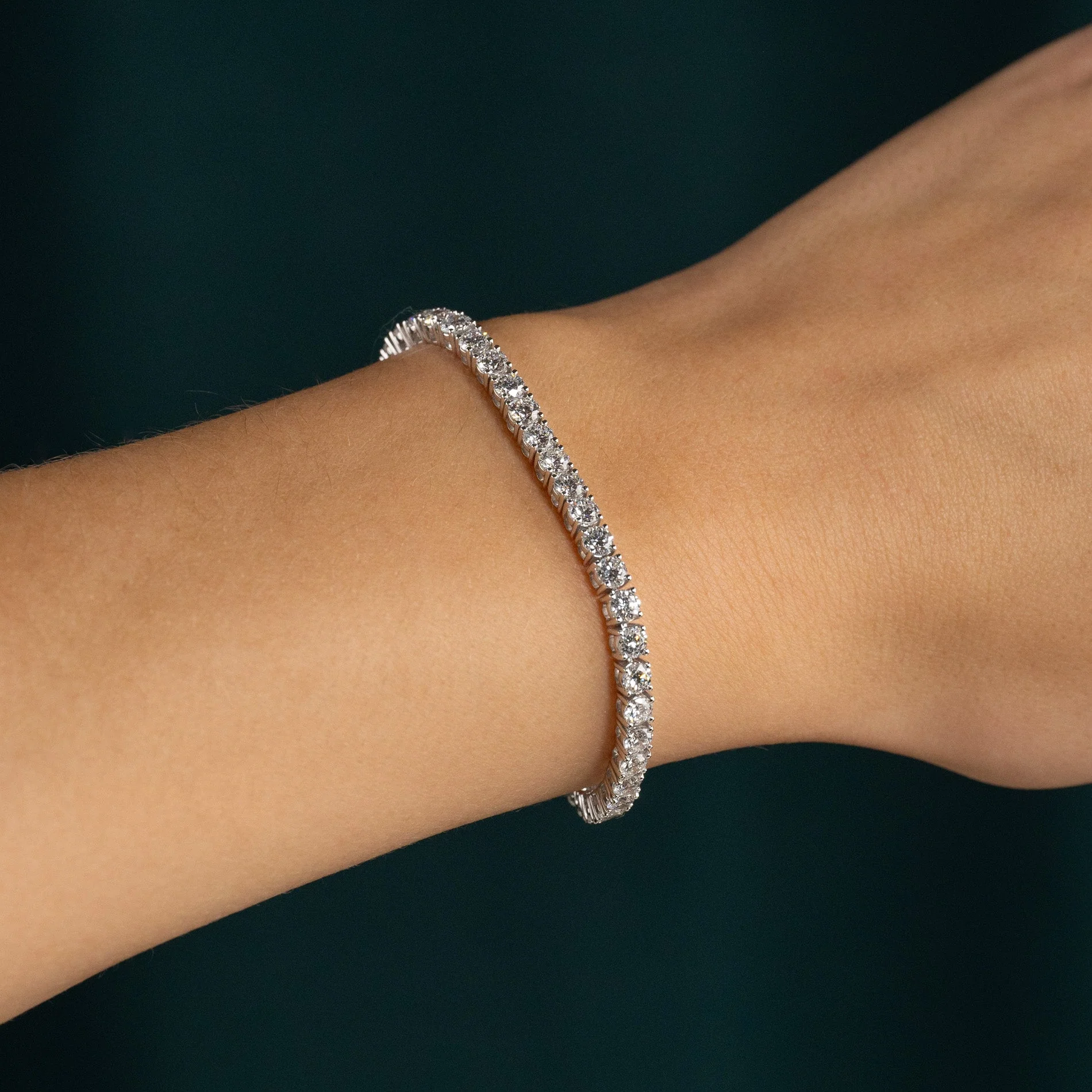 CLASSIC DIAMOND TENNIS BRACELET - Image 3