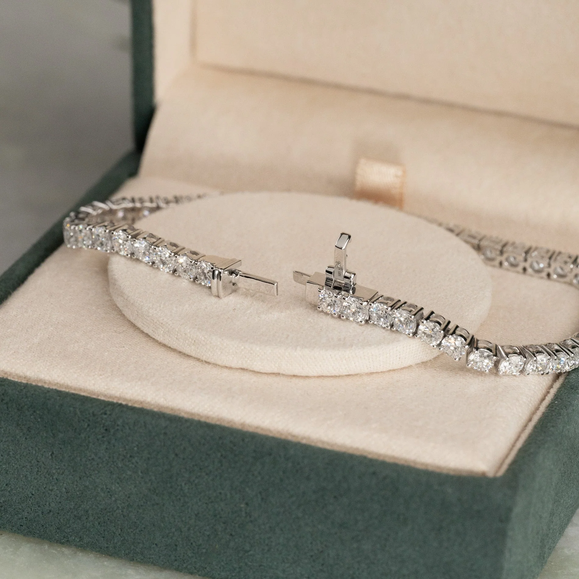 CLASSIC LAB-DIAMOND TENNIS BRACELET - 6.5ct - WG - Image 9