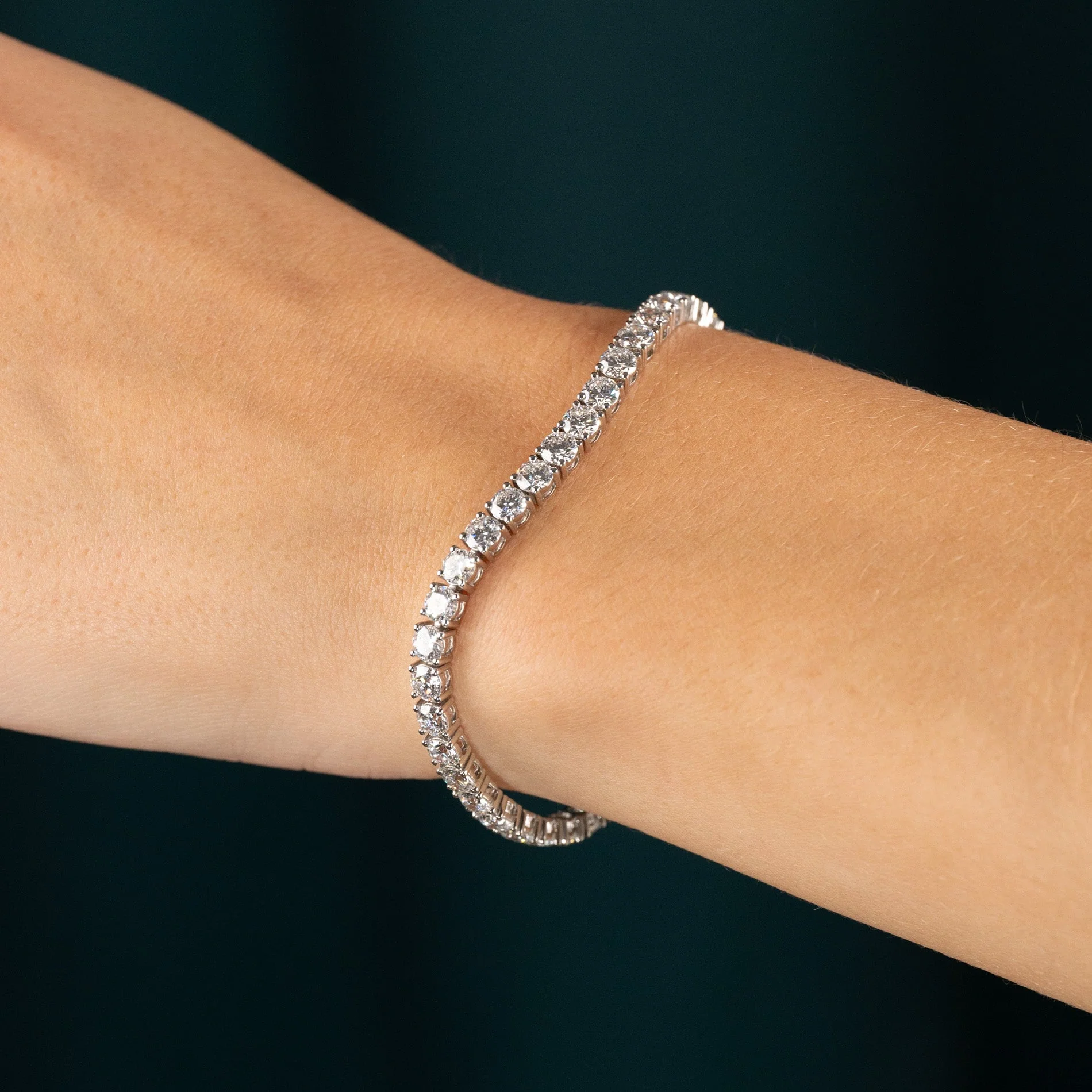 CLASSIC DIAMOND TENNIS BRACELET - Image 4
