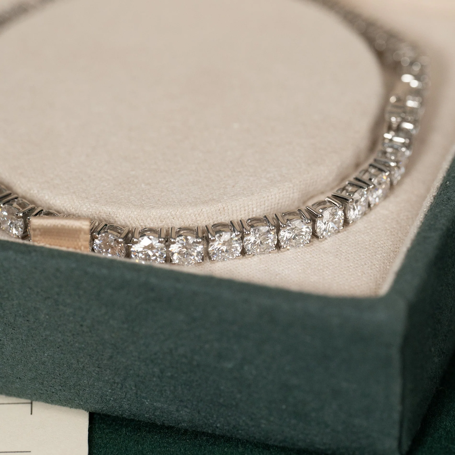 CLASSIC LAB-DIAMOND TENNIS BRACELET - 9.5ct - WG - Image 9