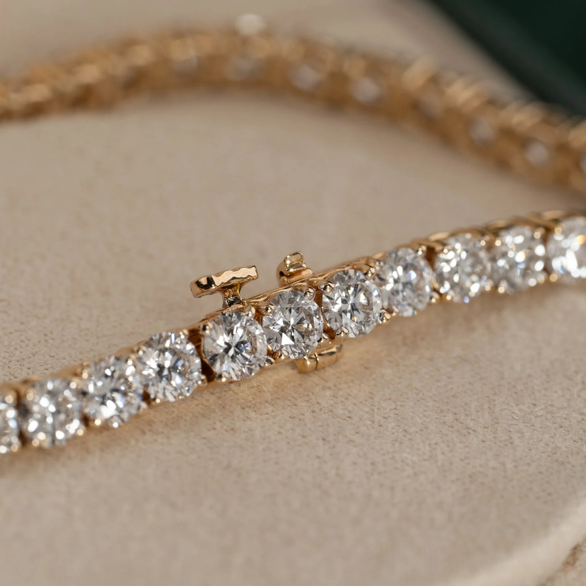 CLASSIC LAB-DIAMOND TENNIS BRACELET - 9.5ct - YG - Image 12